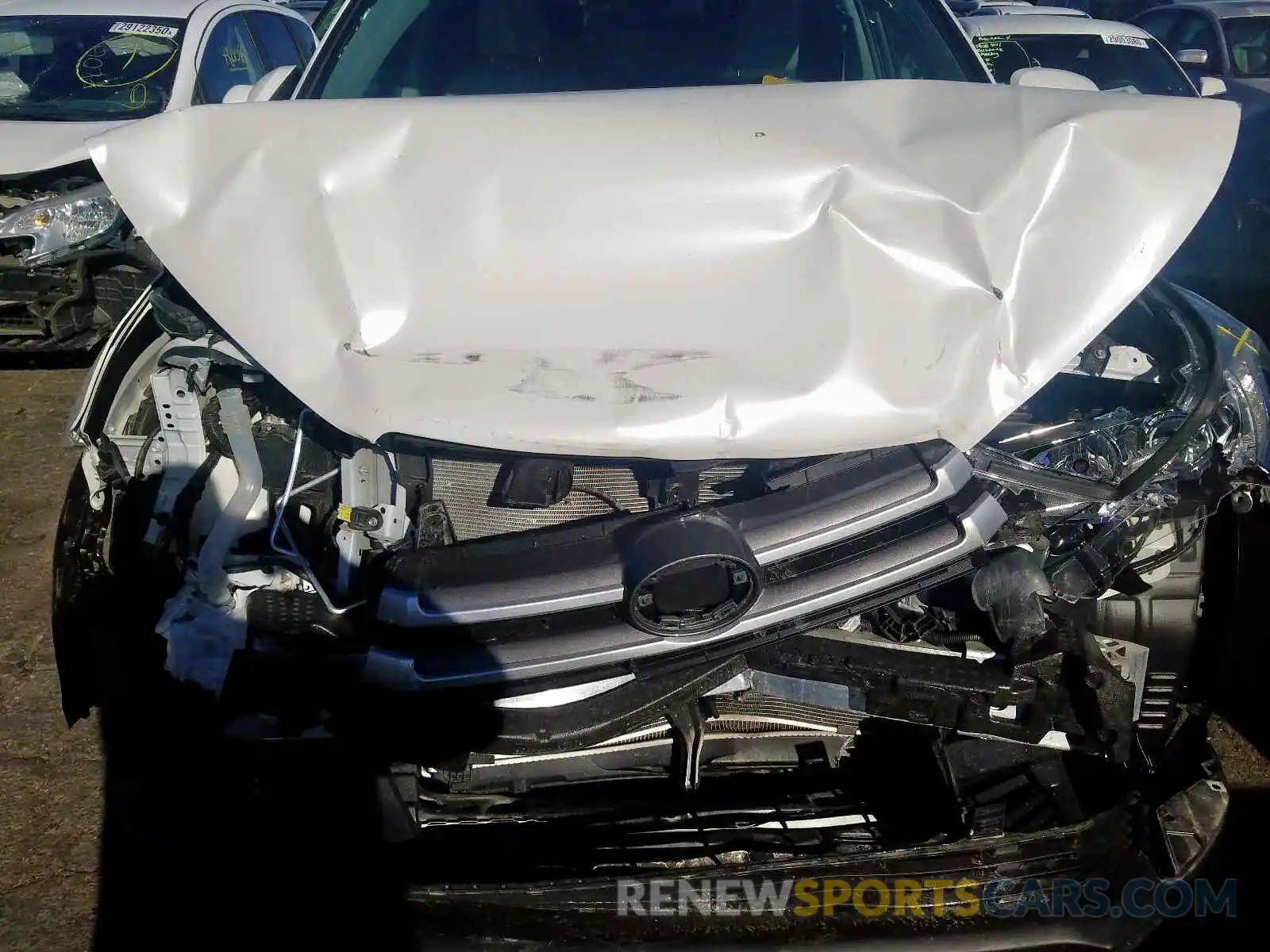 7 Photograph of a damaged car 5TDZARFH5KS049796 TOYOTA HIGHLANDER 2019