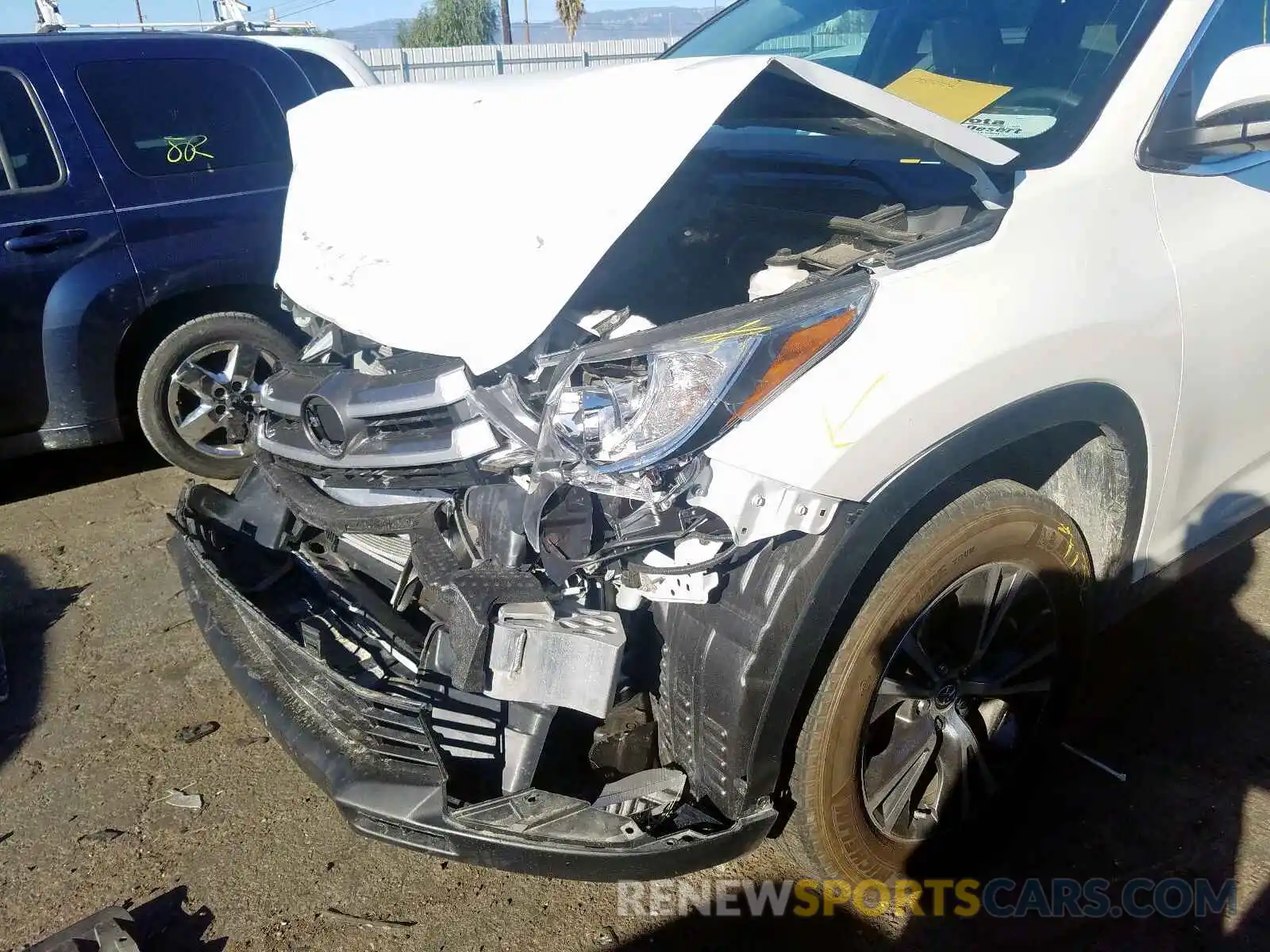 9 Photograph of a damaged car 5TDZARFH5KS049796 TOYOTA HIGHLANDER 2019