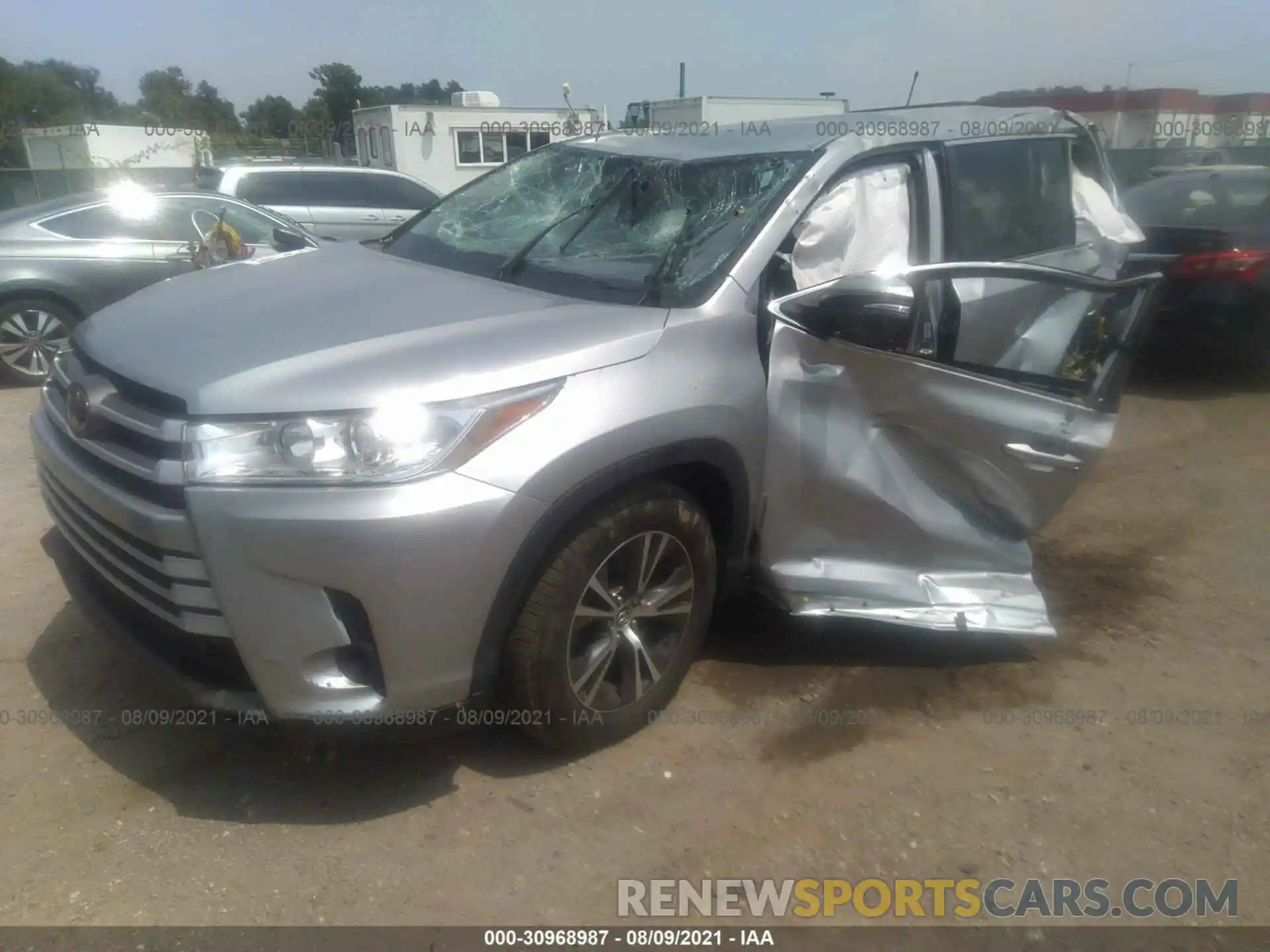 2 Photograph of a damaged car 5TDZARFH5KS053363 TOYOTA HIGHLANDER 2019