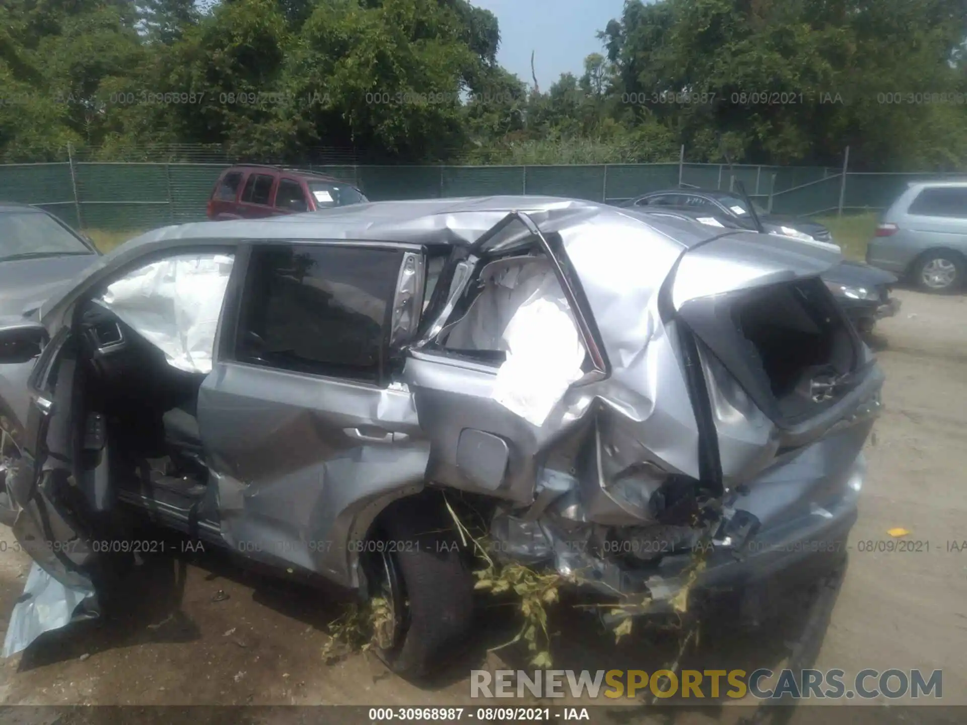 6 Photograph of a damaged car 5TDZARFH5KS053363 TOYOTA HIGHLANDER 2019