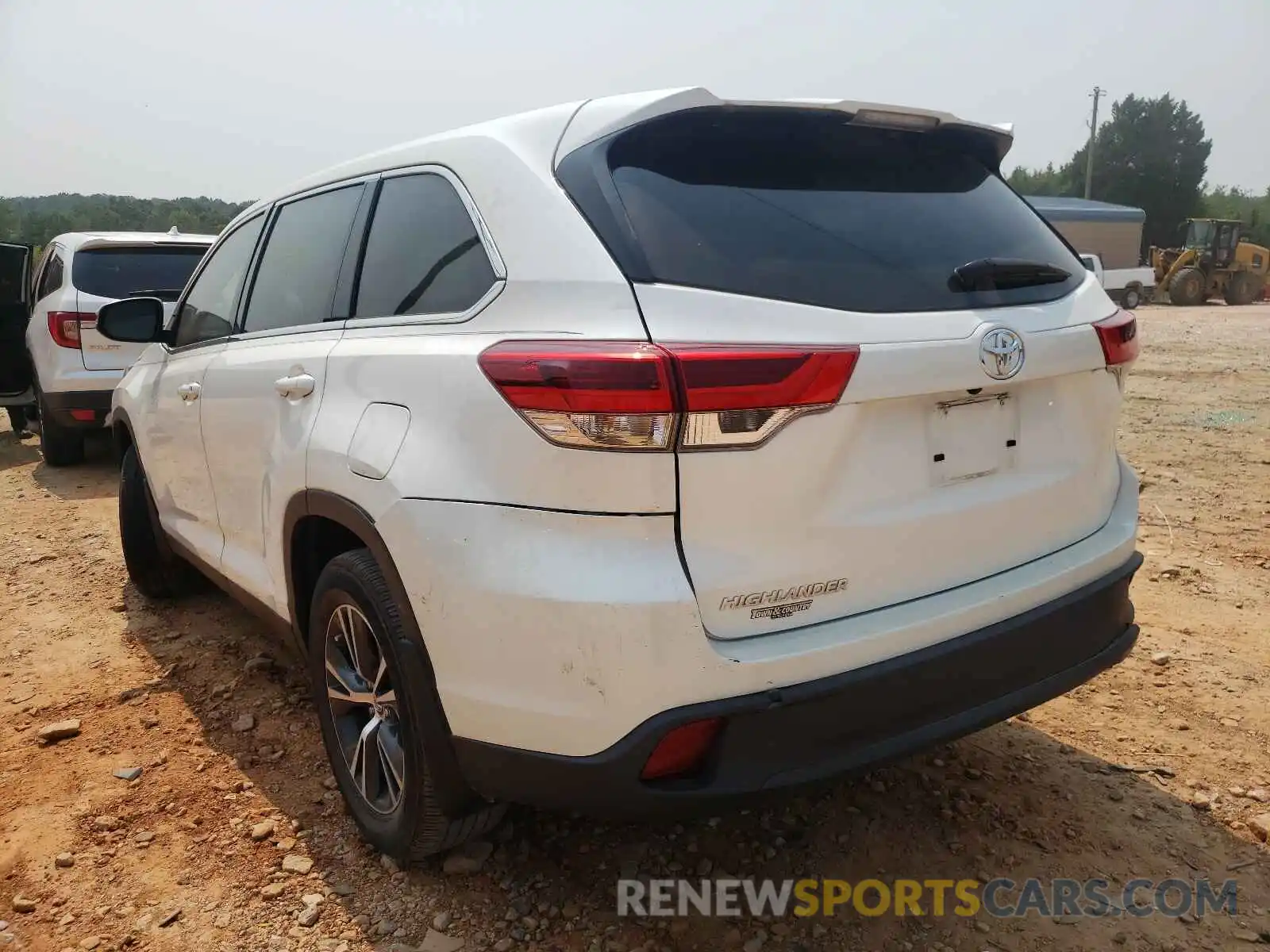 3 Photograph of a damaged car 5TDZARFH5KS053931 TOYOTA HIGHLANDER 2019