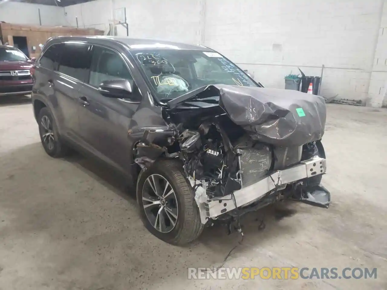 1 Photograph of a damaged car 5TDZARFH5KS056294 TOYOTA HIGHLANDER 2019