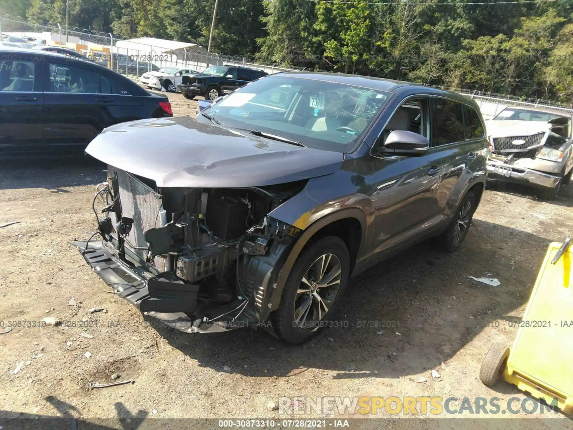 2 Photograph of a damaged car 5TDZARFH5KS058773 TOYOTA HIGHLANDER 2019