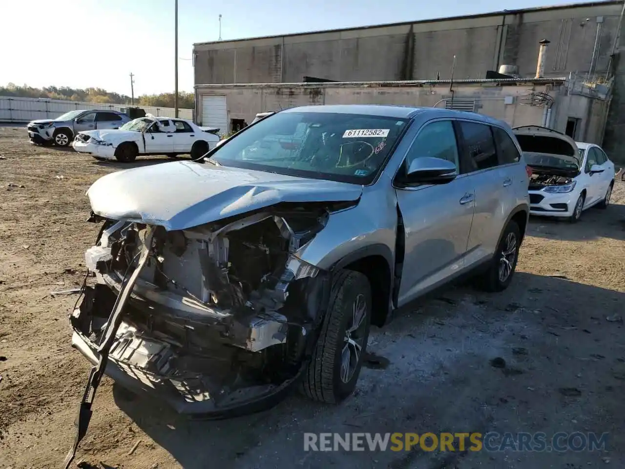 2 Photograph of a damaged car 5TDZARFH5KS059101 TOYOTA HIGHLANDER 2019