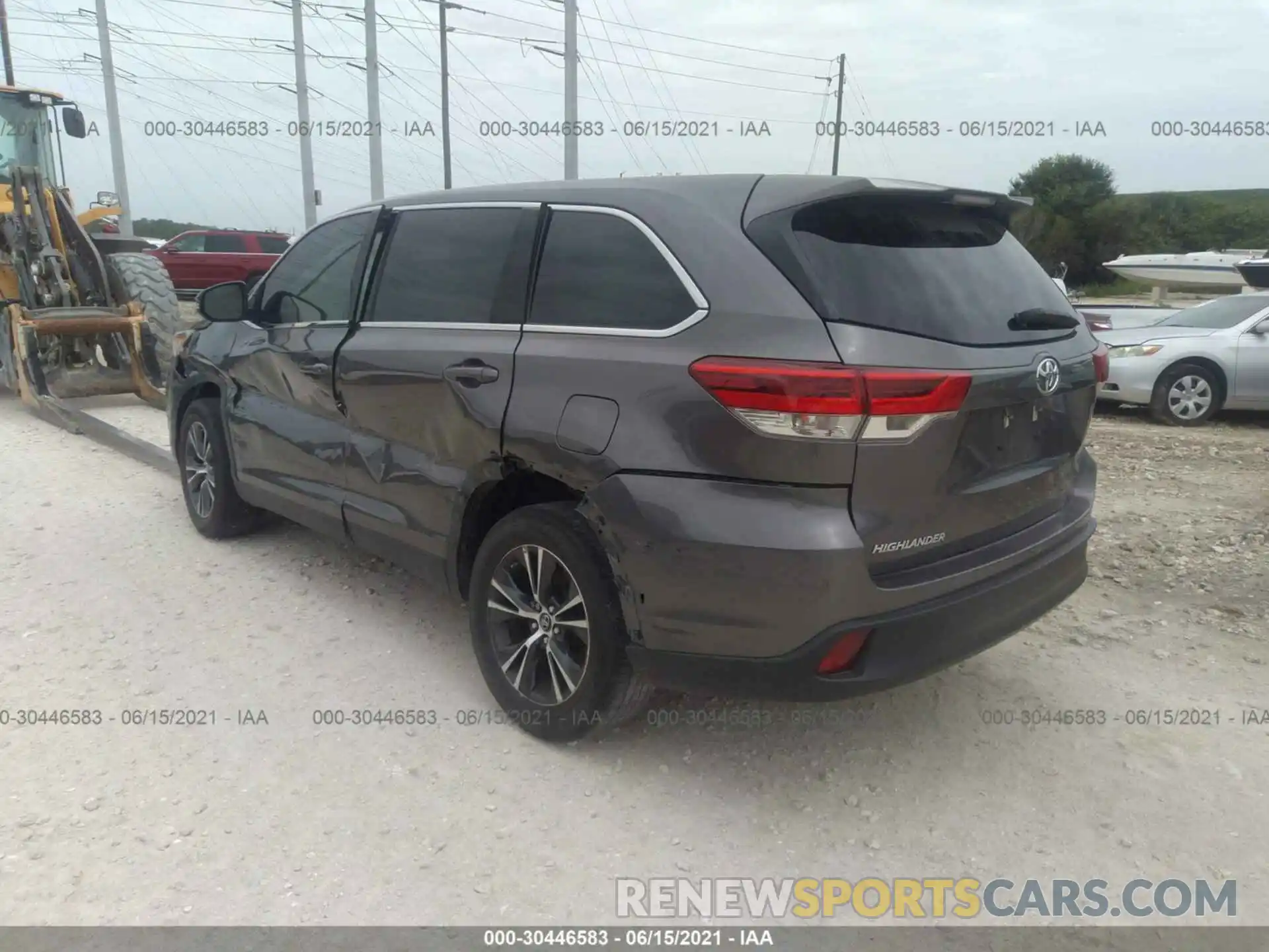 3 Photograph of a damaged car 5TDZARFH5KS059342 TOYOTA HIGHLANDER 2019