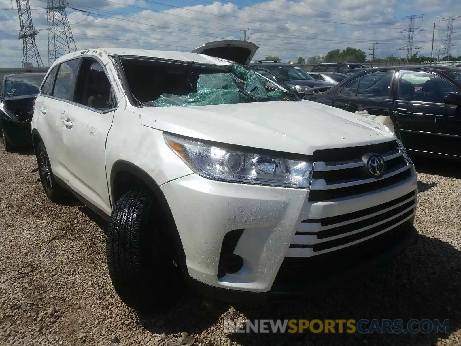 1 Photograph of a damaged car 5TDZARFH5KS059454 TOYOTA HIGHLANDER 2019