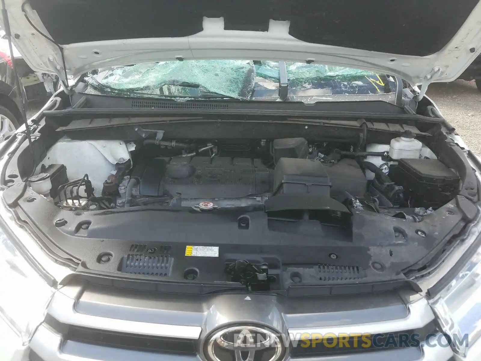 7 Photograph of a damaged car 5TDZARFH5KS059454 TOYOTA HIGHLANDER 2019