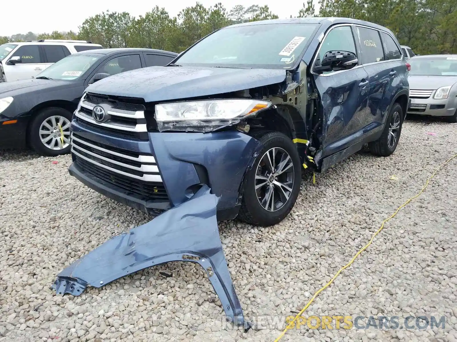 2 Photograph of a damaged car 5TDZARFH5KS060247 TOYOTA HIGHLANDER 2019