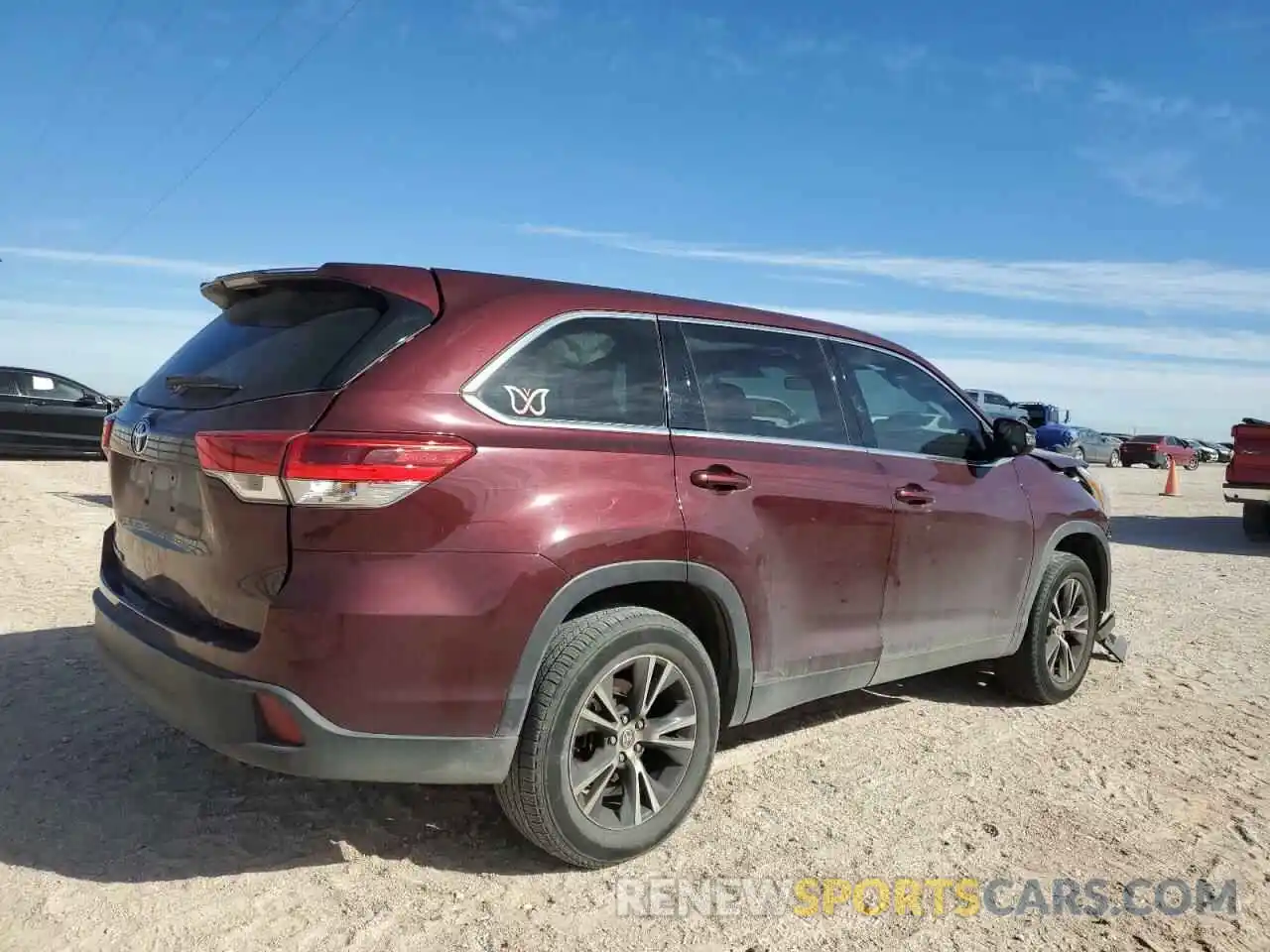 3 Photograph of a damaged car 5TDZARFH5KS060877 TOYOTA HIGHLANDER 2019