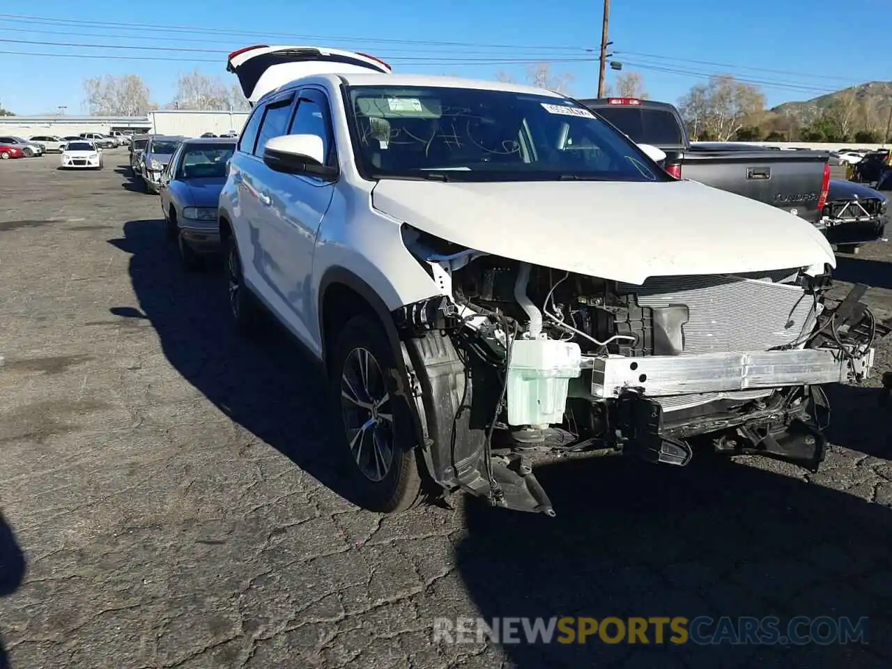 1 Photograph of a damaged car 5TDZARFH5KS061222 TOYOTA HIGHLANDER 2019