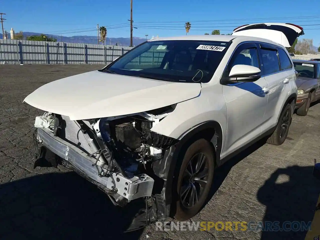 2 Photograph of a damaged car 5TDZARFH5KS061222 TOYOTA HIGHLANDER 2019