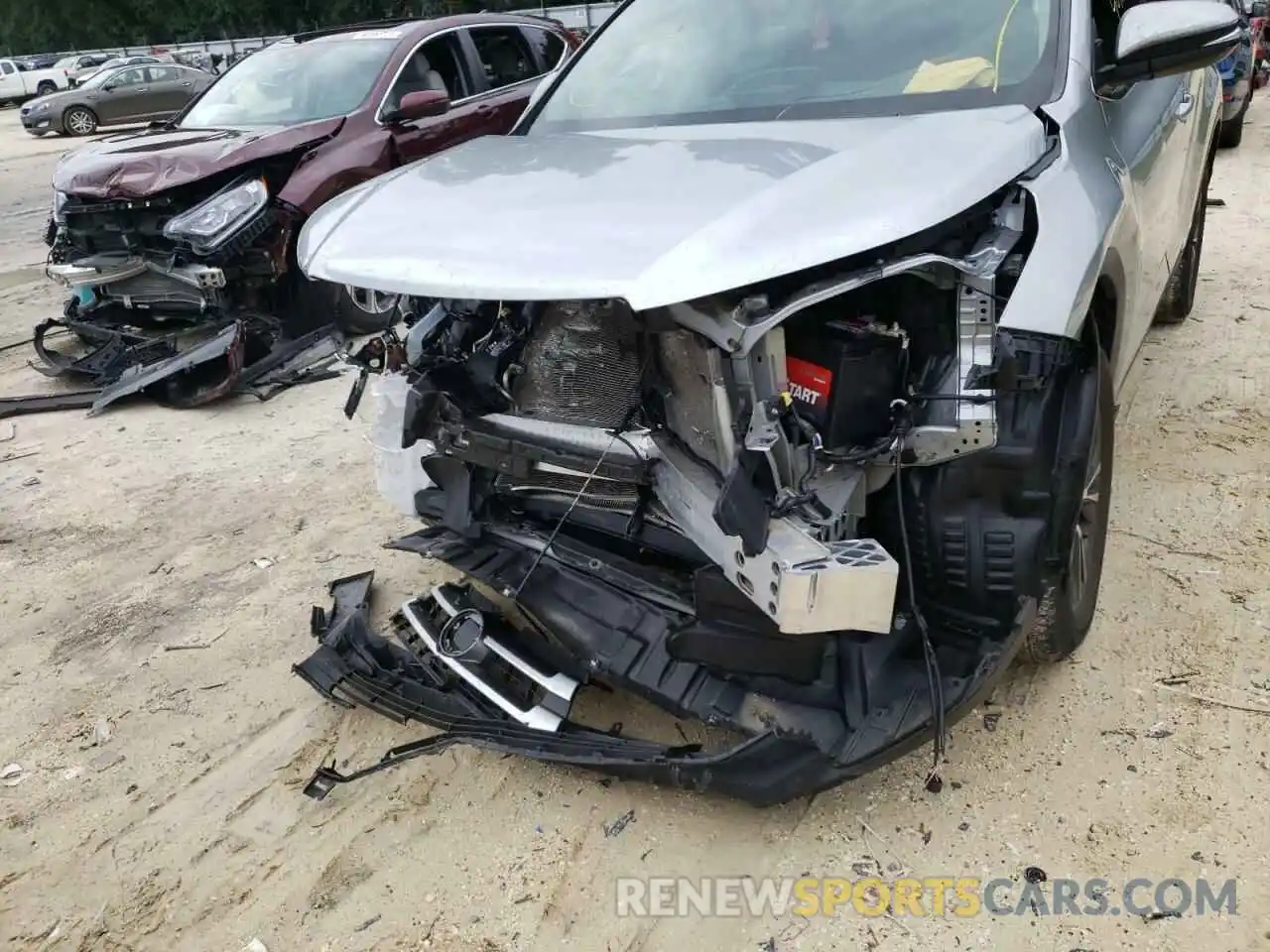 9 Photograph of a damaged car 5TDZARFH5KS061236 TOYOTA HIGHLANDER 2019