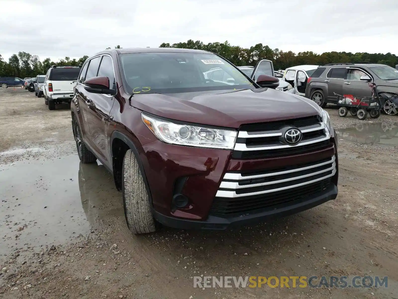 1 Photograph of a damaged car 5TDZARFH6KS042145 TOYOTA HIGHLANDER 2019