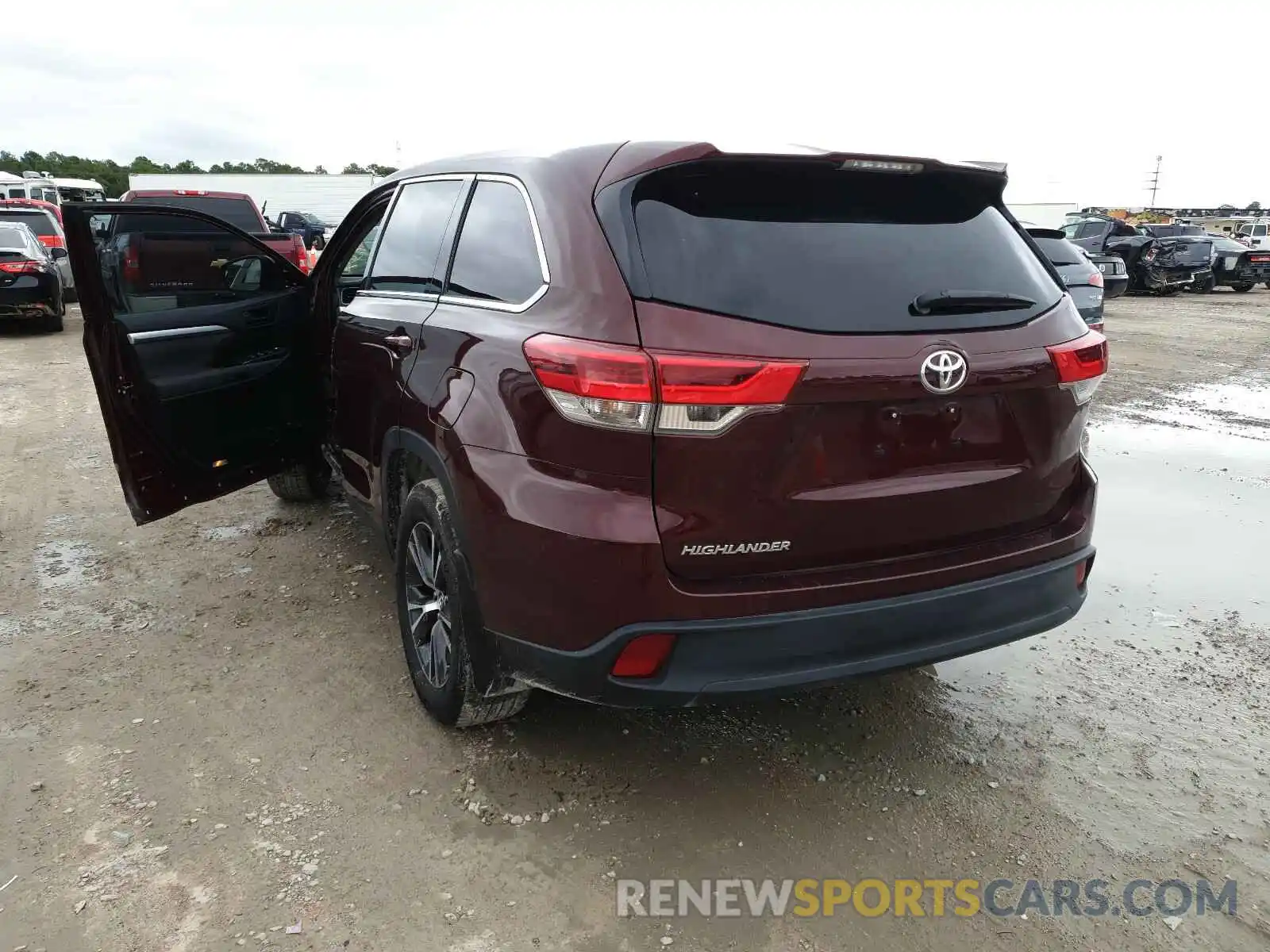 3 Photograph of a damaged car 5TDZARFH6KS042145 TOYOTA HIGHLANDER 2019