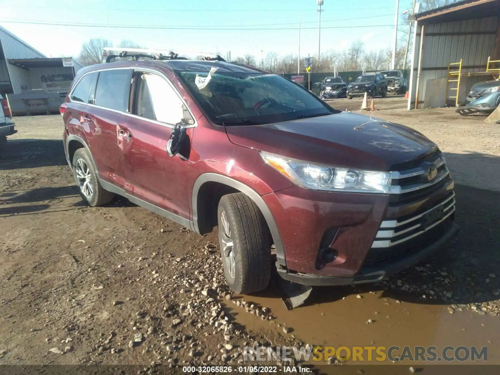 1 Photograph of a damaged car 5TDZARFH6KS042355 TOYOTA HIGHLANDER 2019