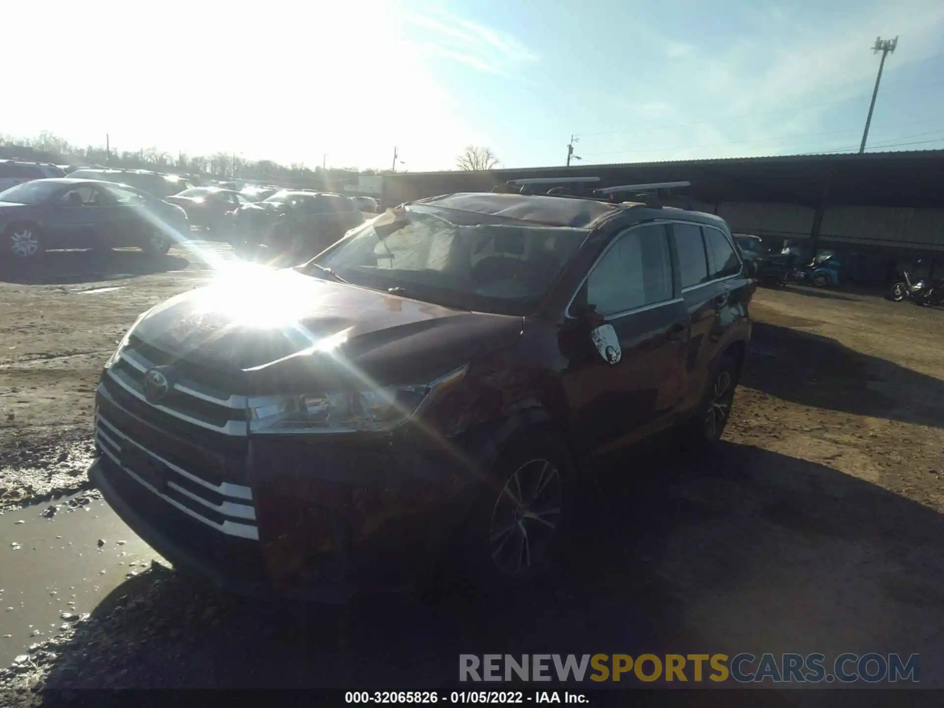 2 Photograph of a damaged car 5TDZARFH6KS042355 TOYOTA HIGHLANDER 2019