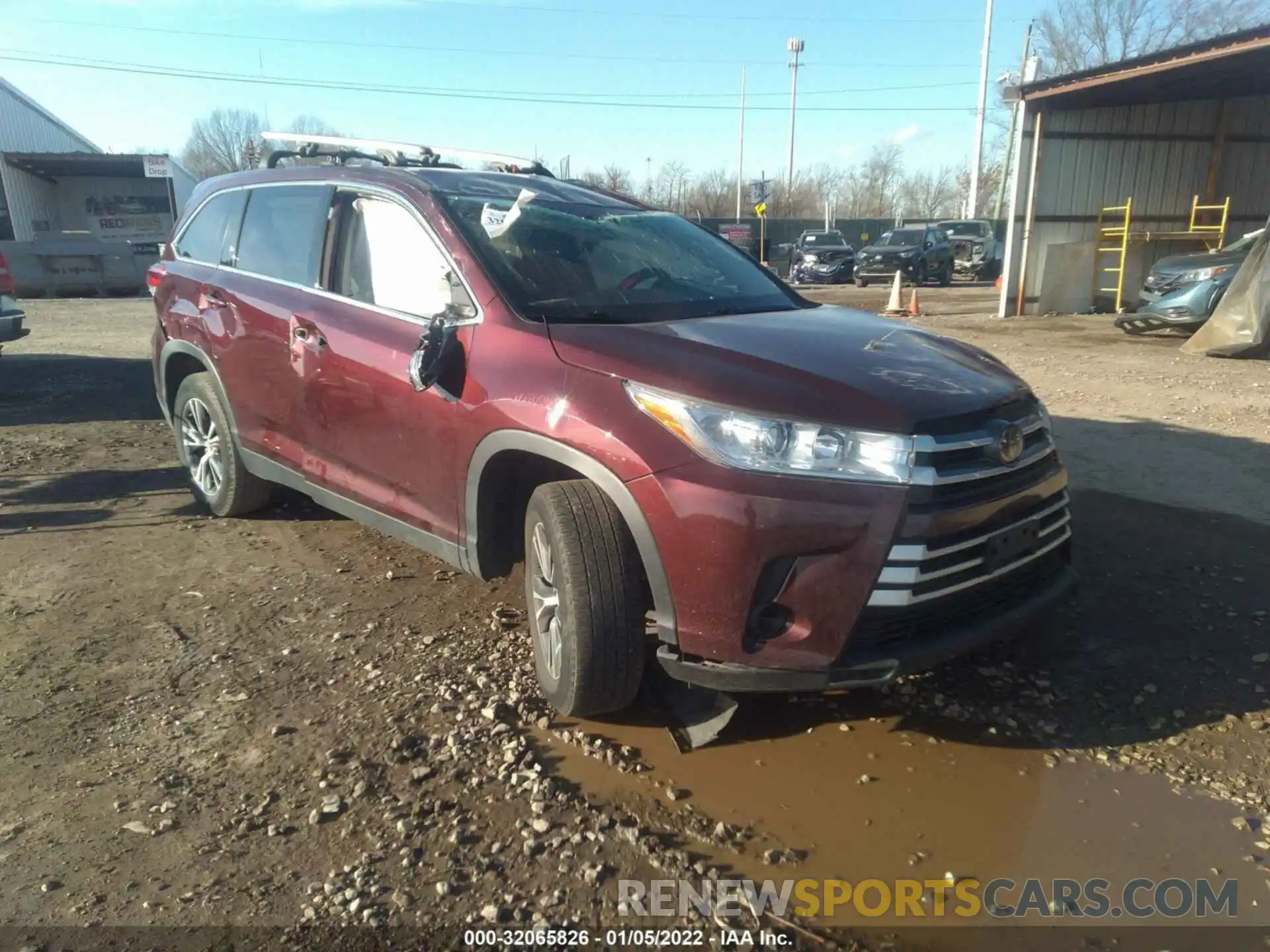 6 Photograph of a damaged car 5TDZARFH6KS042355 TOYOTA HIGHLANDER 2019