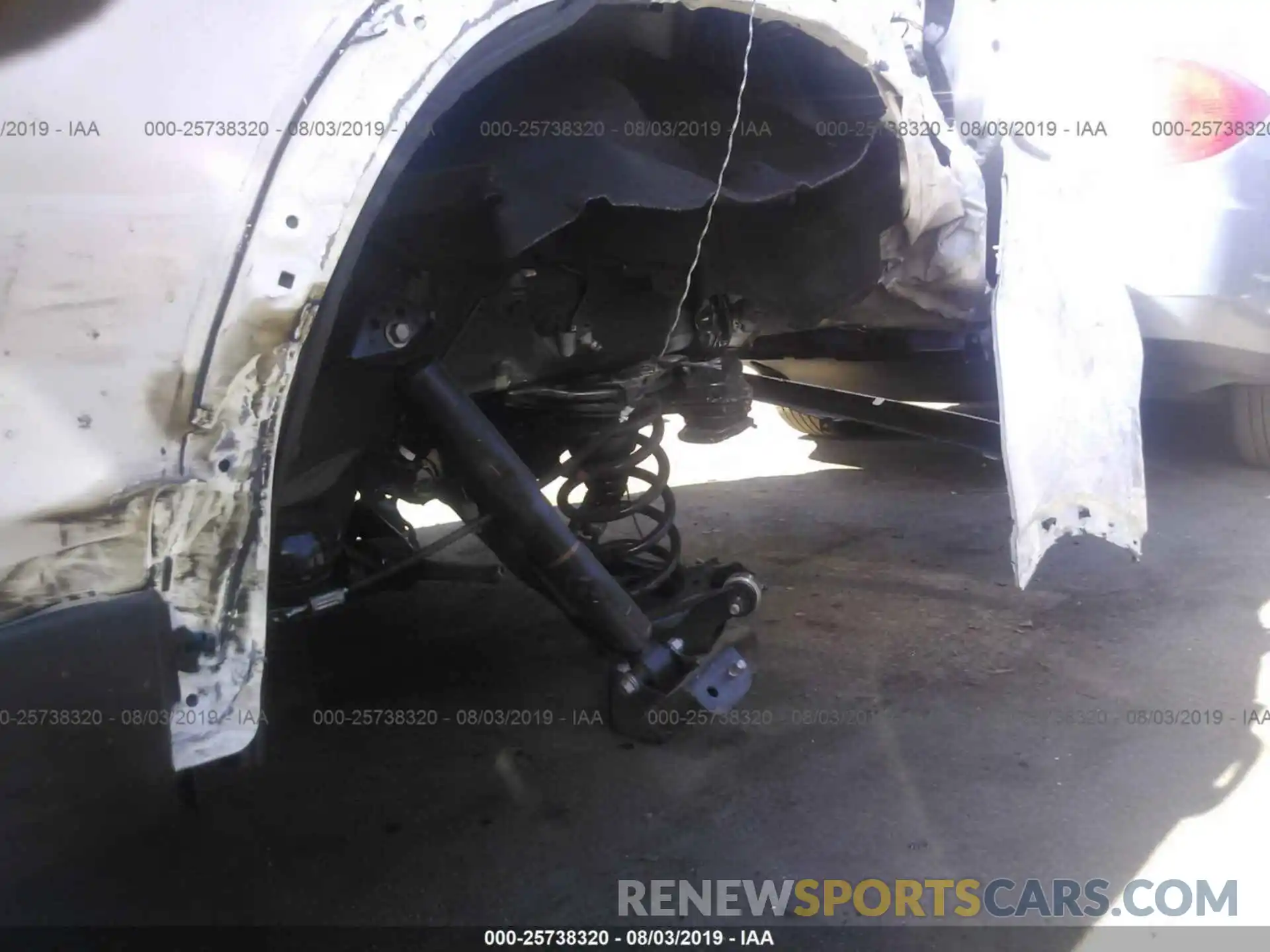 6 Photograph of a damaged car 5TDZARFH6KS043487 TOYOTA HIGHLANDER 2019