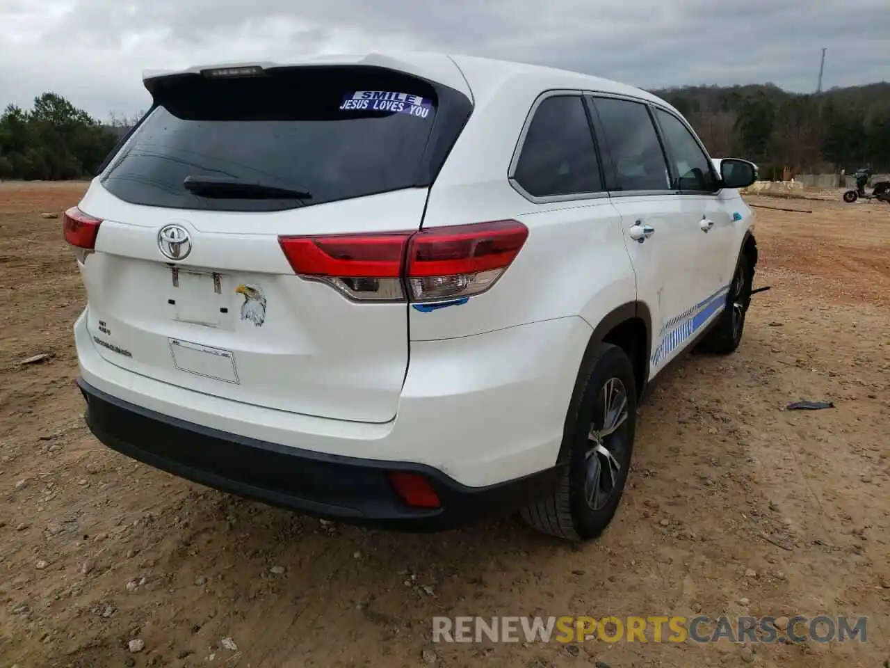 4 Photograph of a damaged car 5TDZARFH6KS043604 TOYOTA HIGHLANDER 2019