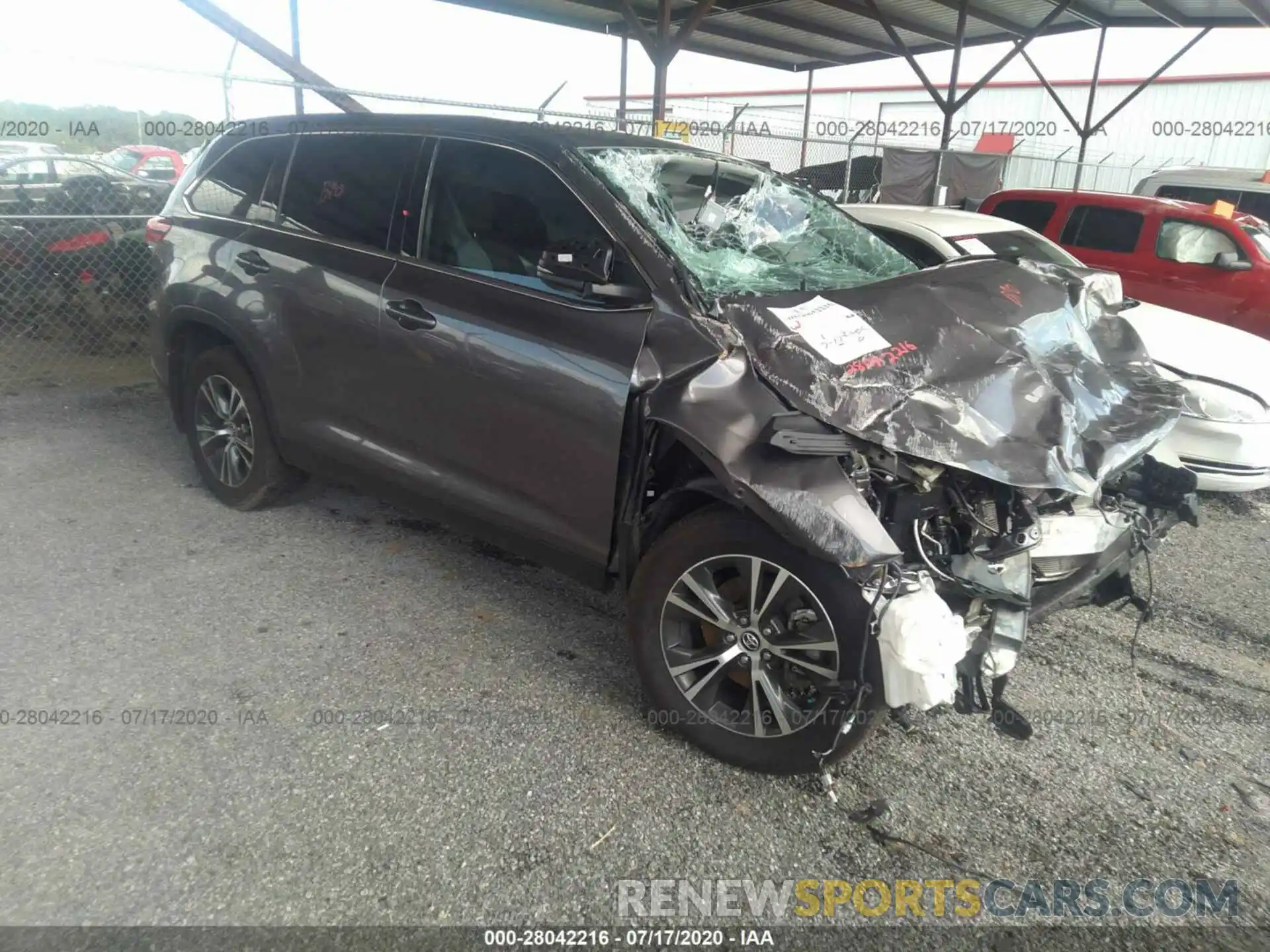 1 Photograph of a damaged car 5TDZARFH6KS044056 TOYOTA HIGHLANDER 2019