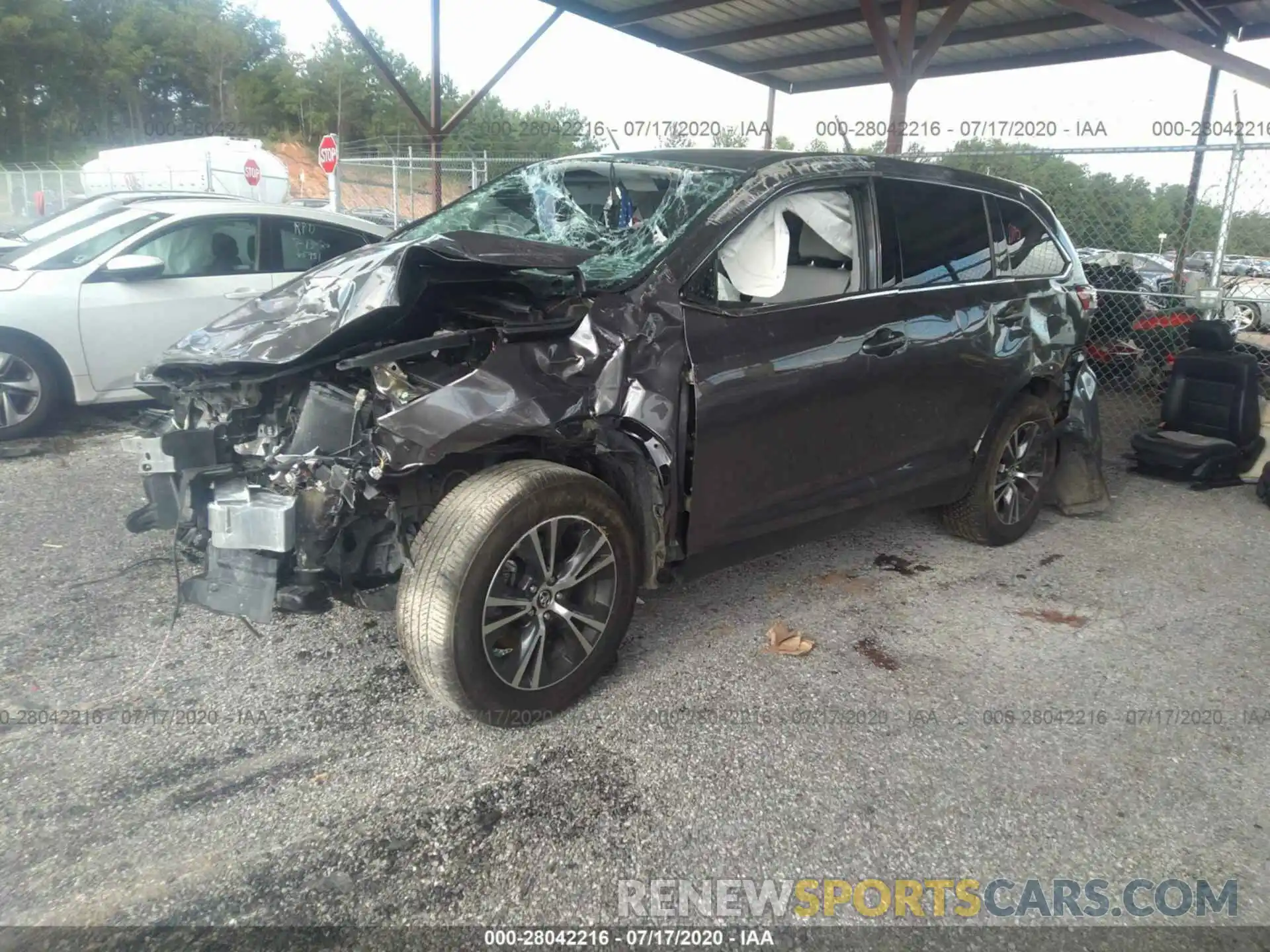 2 Photograph of a damaged car 5TDZARFH6KS044056 TOYOTA HIGHLANDER 2019