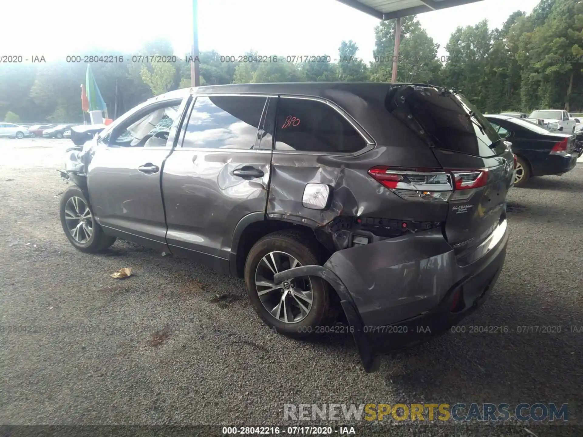 3 Photograph of a damaged car 5TDZARFH6KS044056 TOYOTA HIGHLANDER 2019