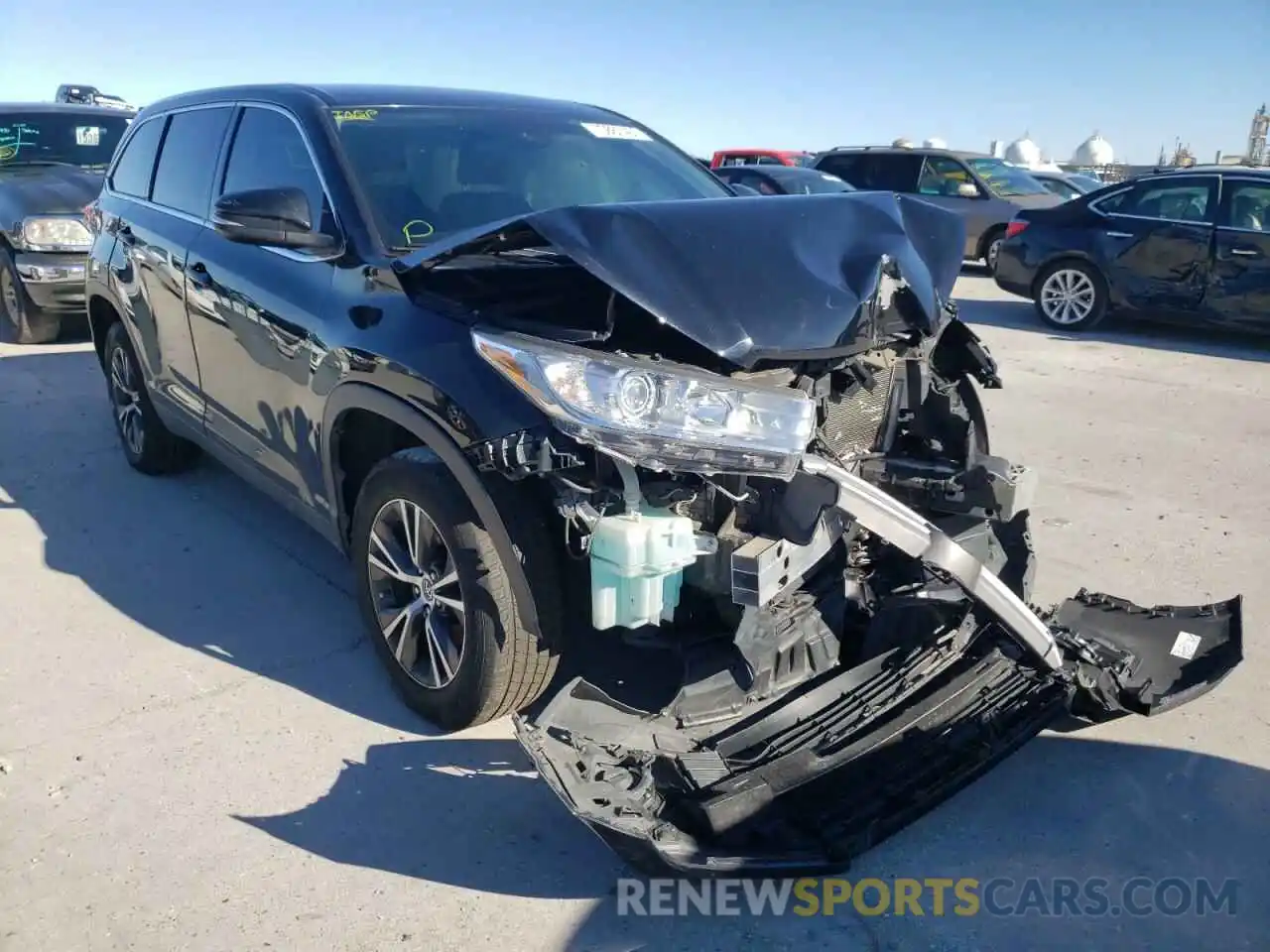 1 Photograph of a damaged car 5TDZARFH6KS045935 TOYOTA HIGHLANDER 2019