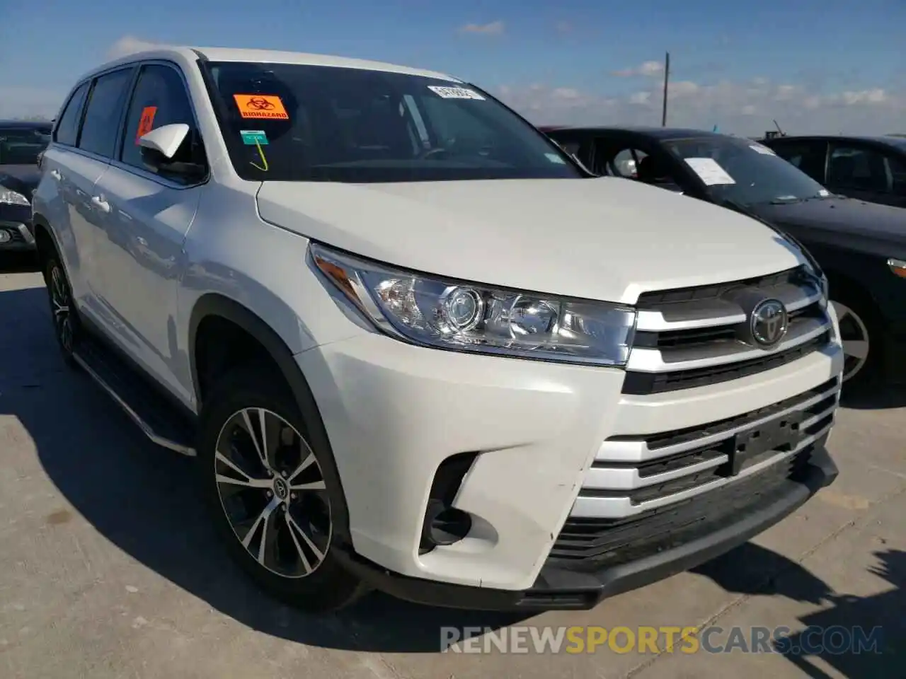 1 Photograph of a damaged car 5TDZARFH6KS046132 TOYOTA HIGHLANDER 2019