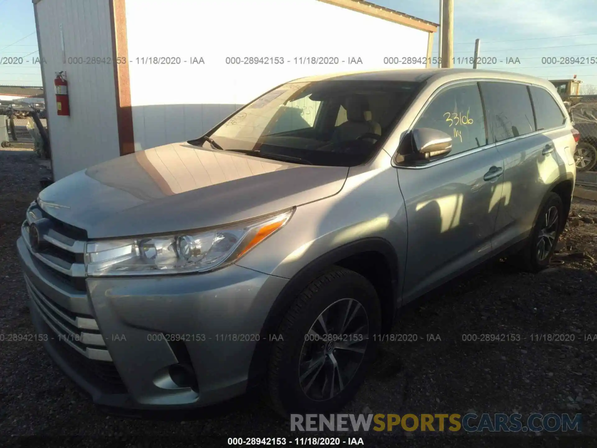 2 Photograph of a damaged car 5TDZARFH6KS046387 TOYOTA HIGHLANDER 2019