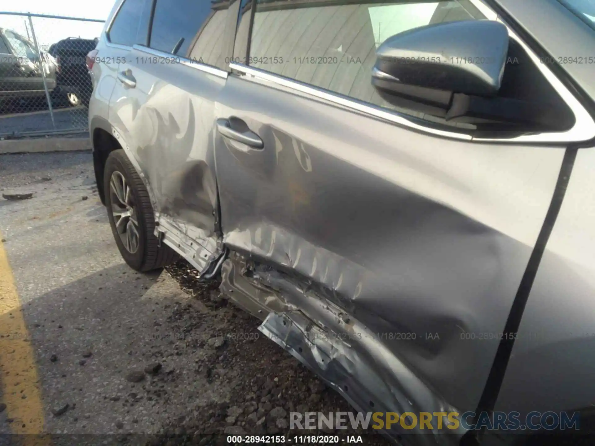 6 Photograph of a damaged car 5TDZARFH6KS046387 TOYOTA HIGHLANDER 2019