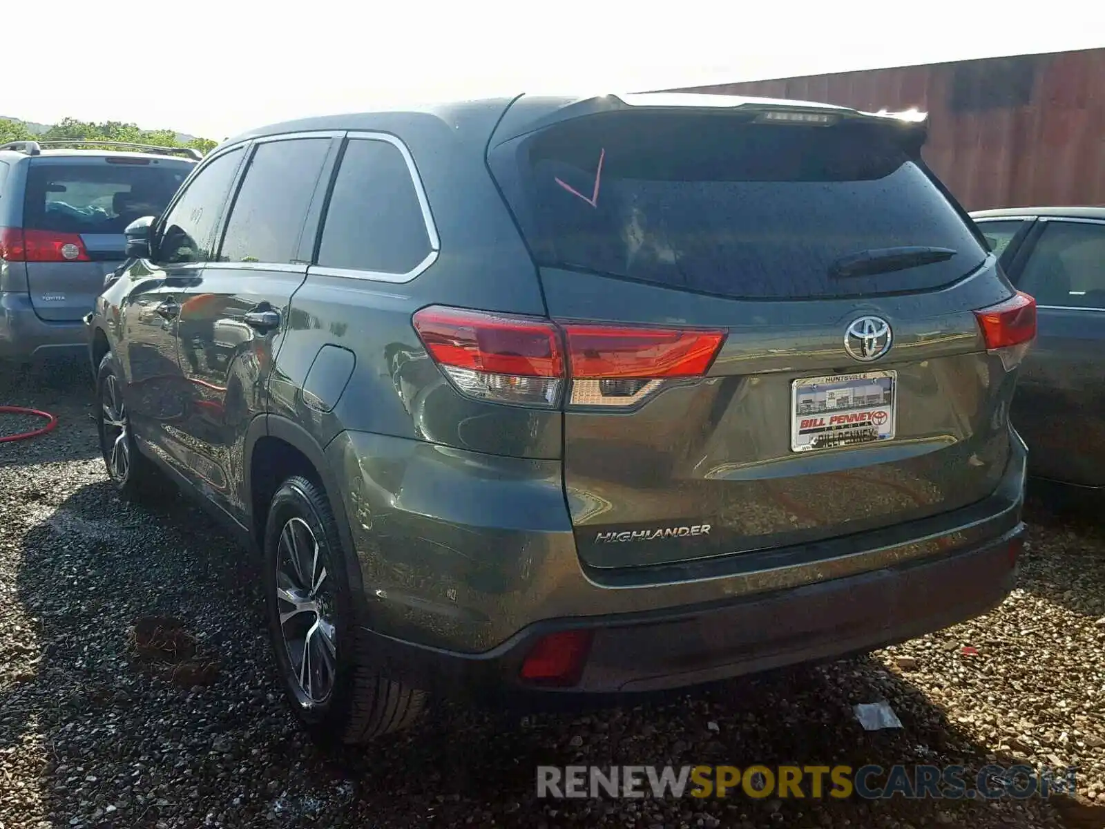 3 Photograph of a damaged car 5TDZARFH6KS048169 TOYOTA HIGHLANDER 2019