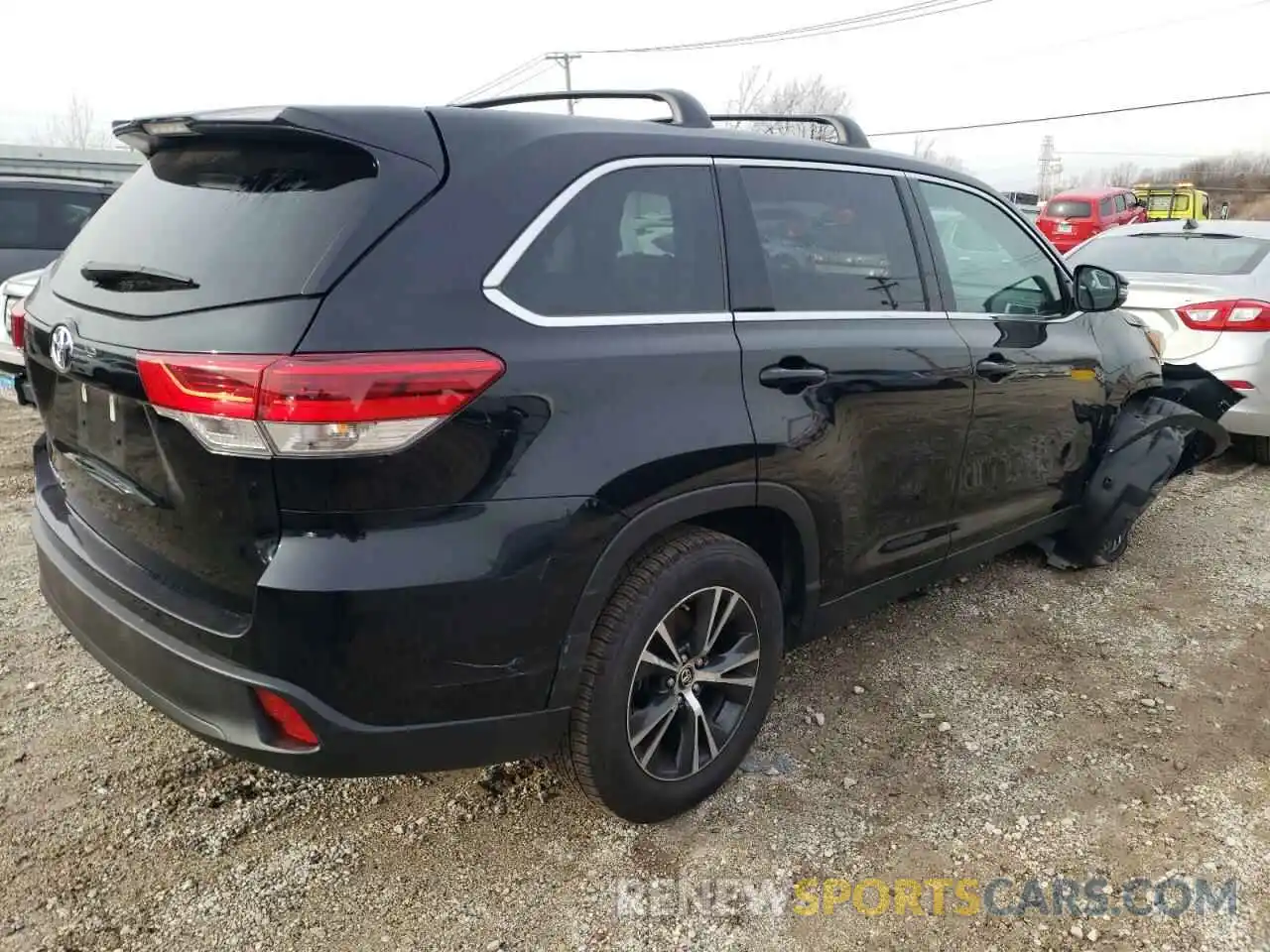 4 Photograph of a damaged car 5TDZARFH6KS048527 TOYOTA HIGHLANDER 2019