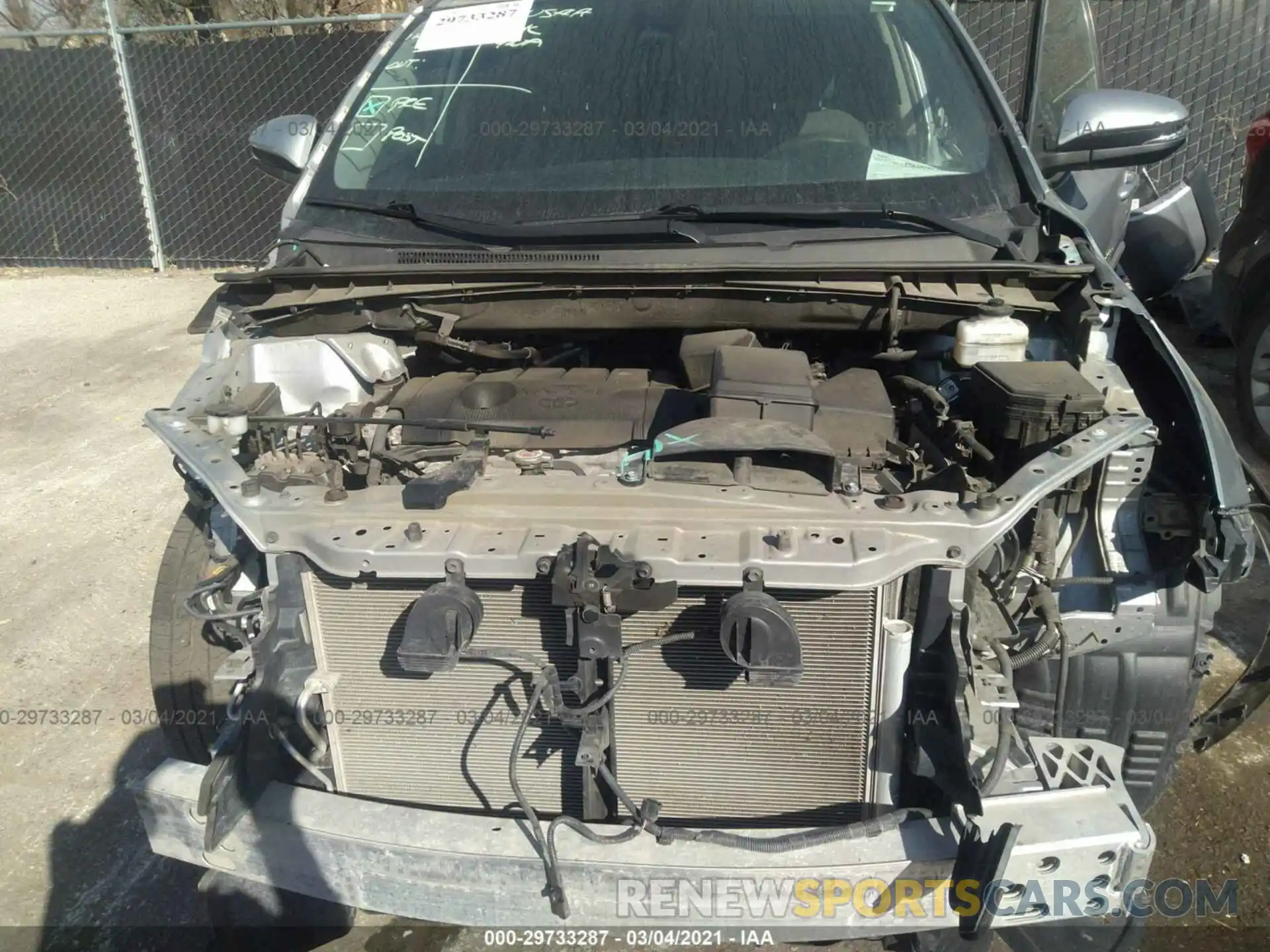 10 Photograph of a damaged car 5TDZARFH6KS048656 TOYOTA HIGHLANDER 2019