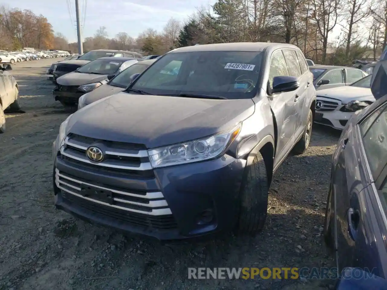 2 Photograph of a damaged car 5TDZARFH6KS049449 TOYOTA HIGHLANDER 2019