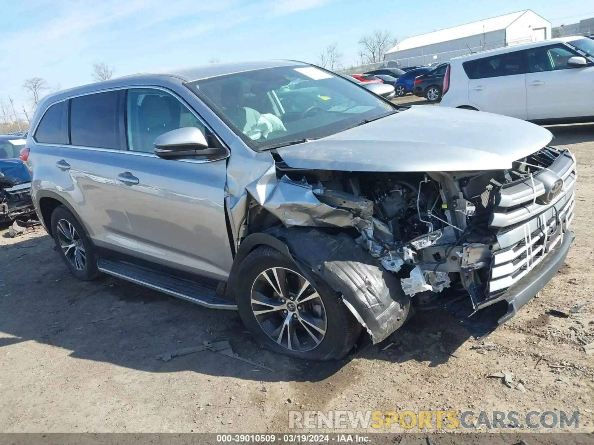 1 Photograph of a damaged car 5TDZARFH6KS049970 TOYOTA HIGHLANDER 2019