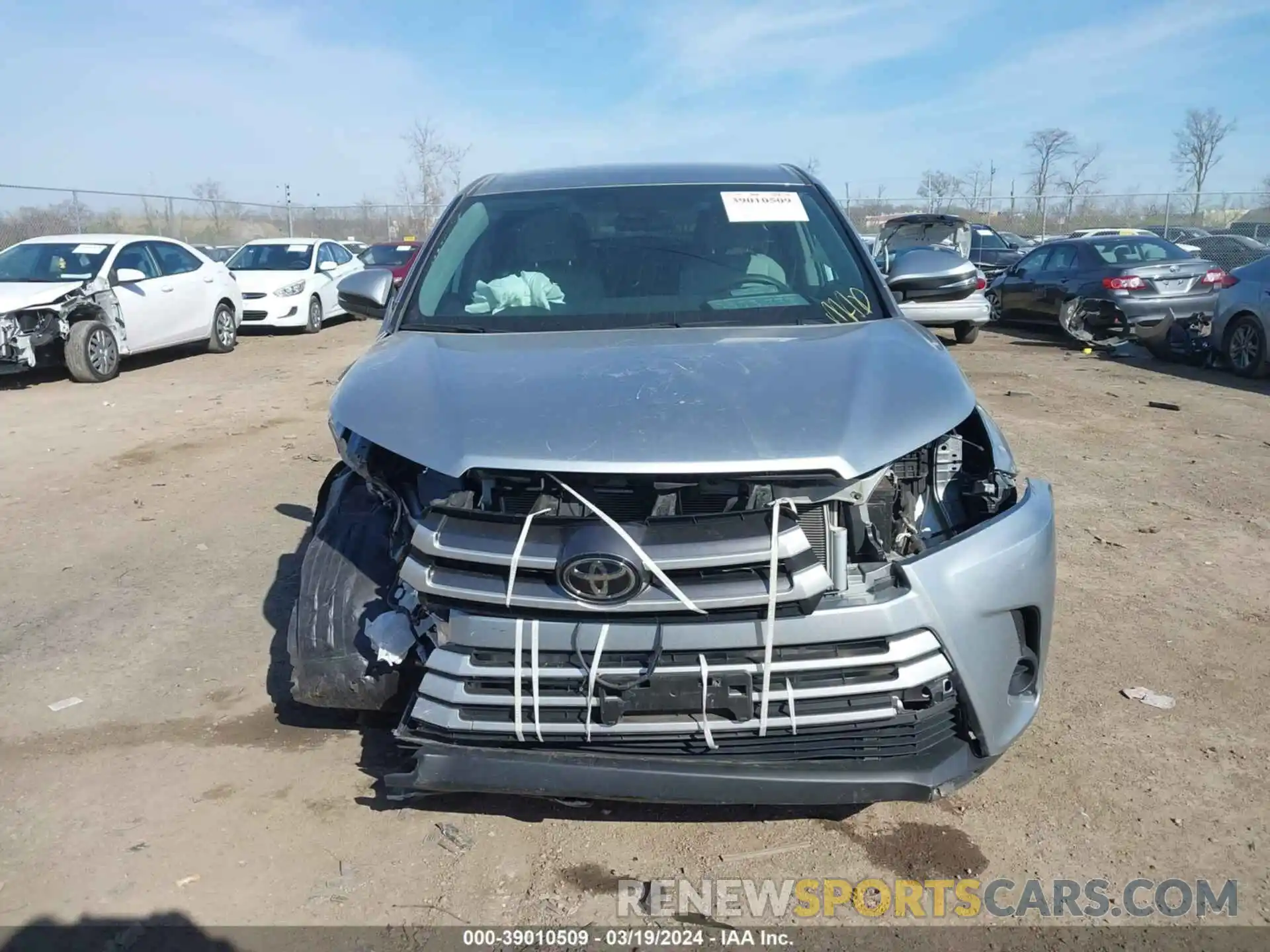 13 Фотография поврежденного автомобиля 5TDZARFH6KS049970 TOYOTA HIGHLANDER 2019