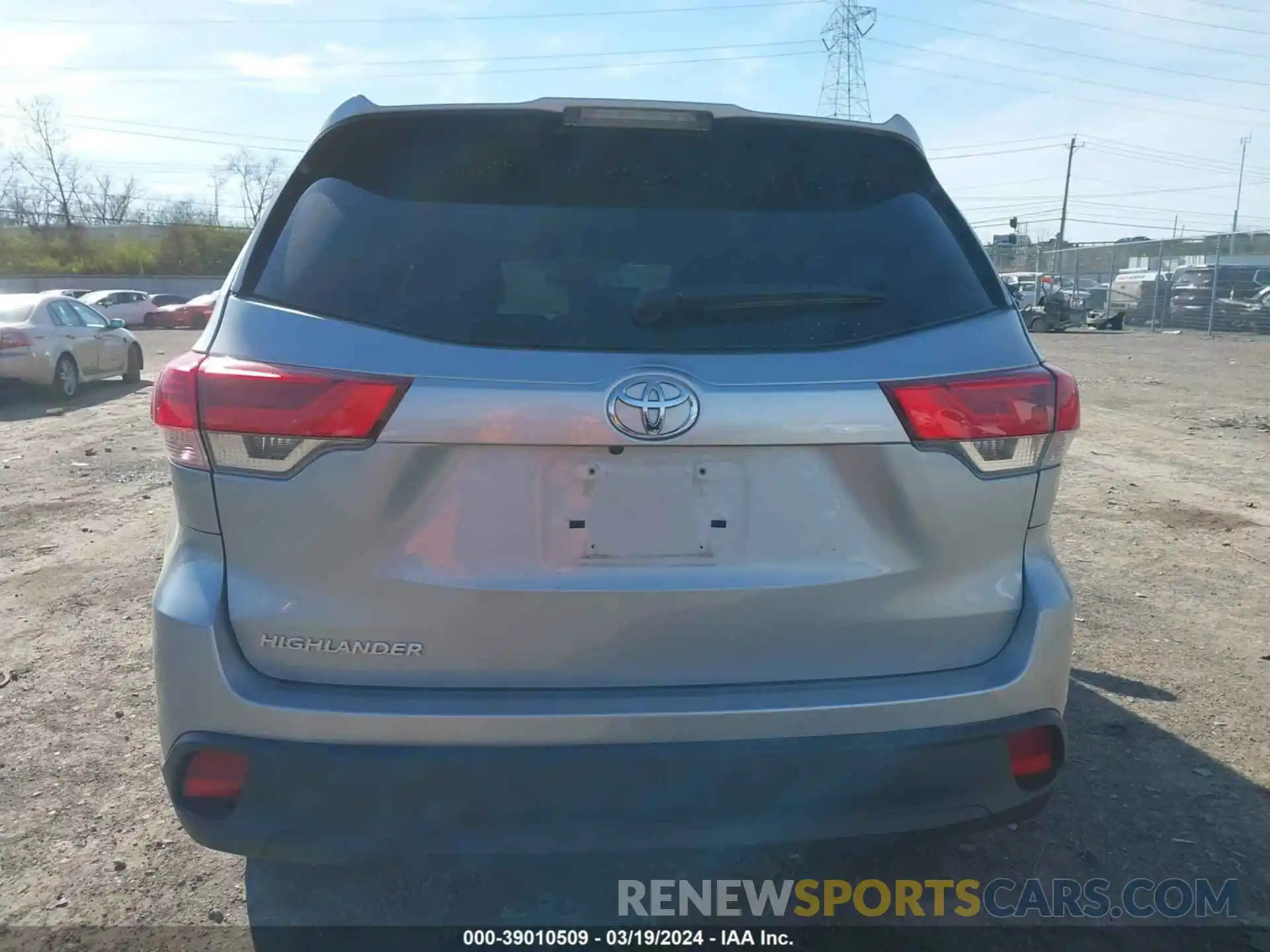 17 Photograph of a damaged car 5TDZARFH6KS049970 TOYOTA HIGHLANDER 2019