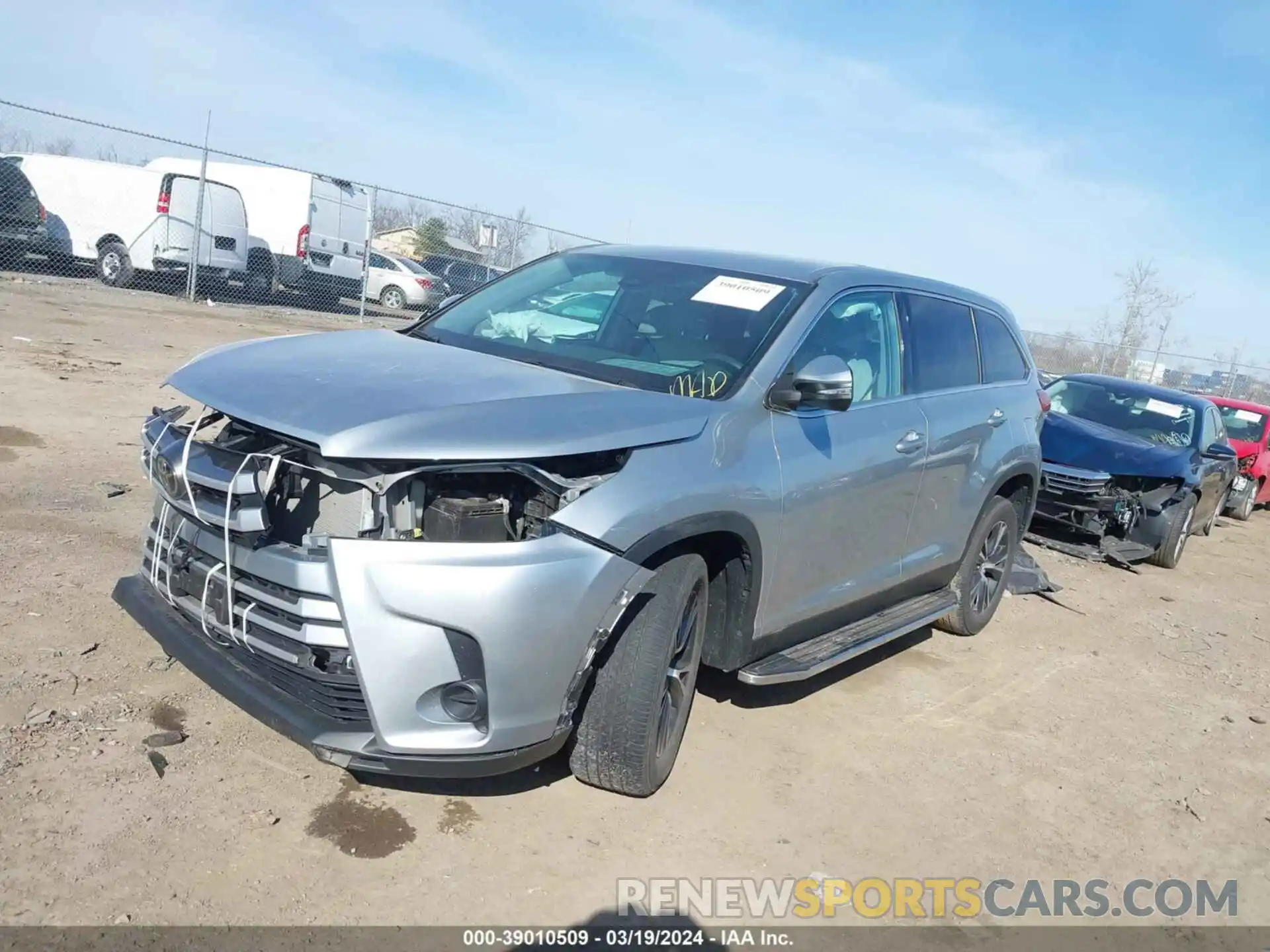 2 Photograph of a damaged car 5TDZARFH6KS049970 TOYOTA HIGHLANDER 2019