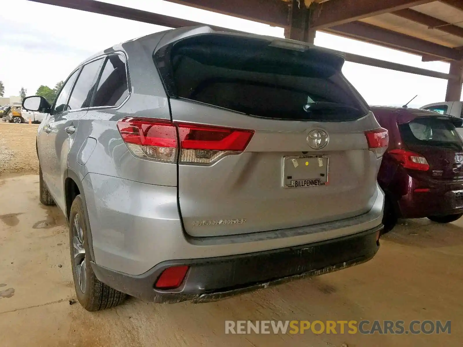 3 Photograph of a damaged car 5TDZARFH6KS051315 TOYOTA HIGHLANDER 2019