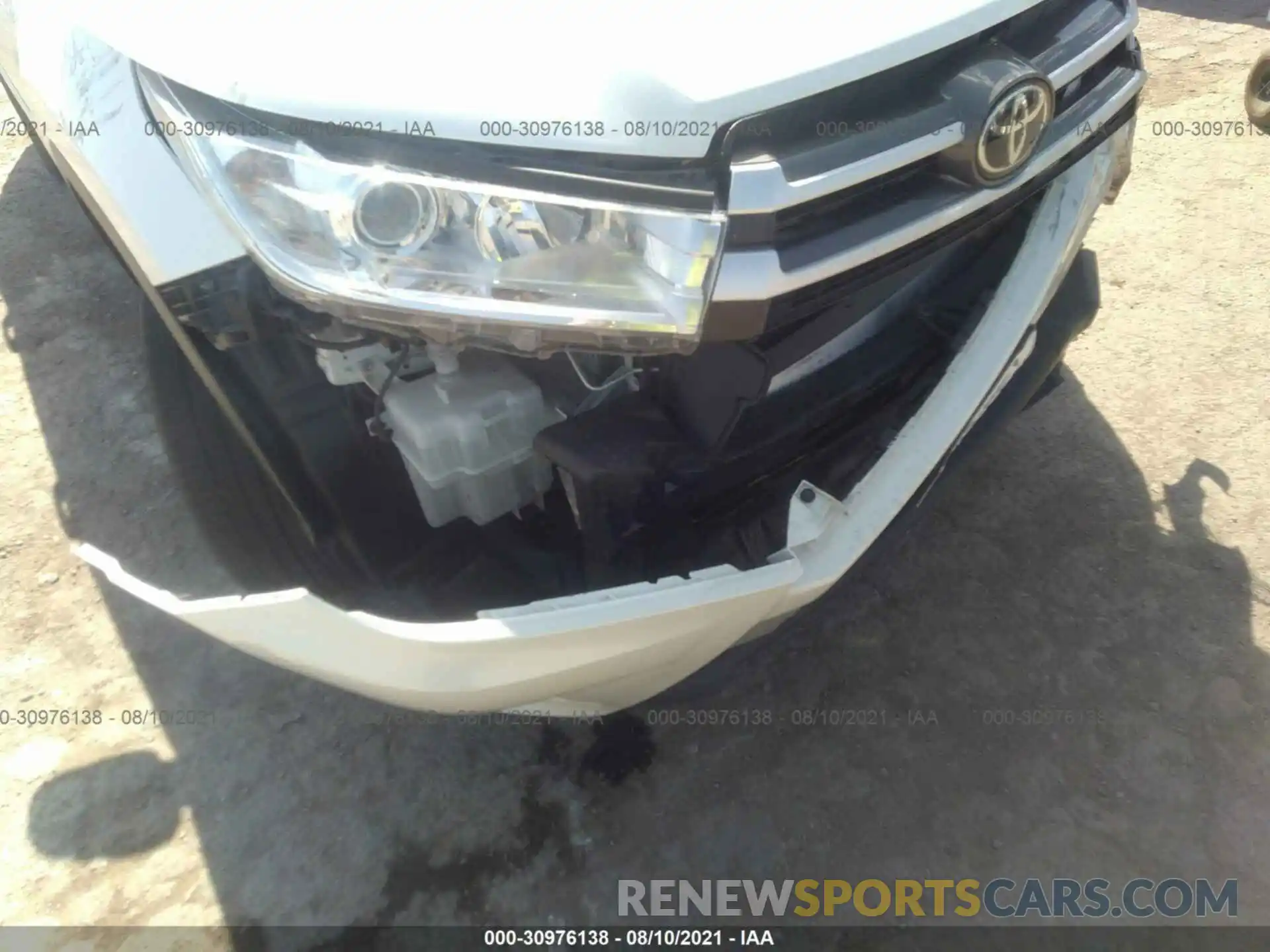 6 Photograph of a damaged car 5TDZARFH6KS051850 TOYOTA HIGHLANDER 2019