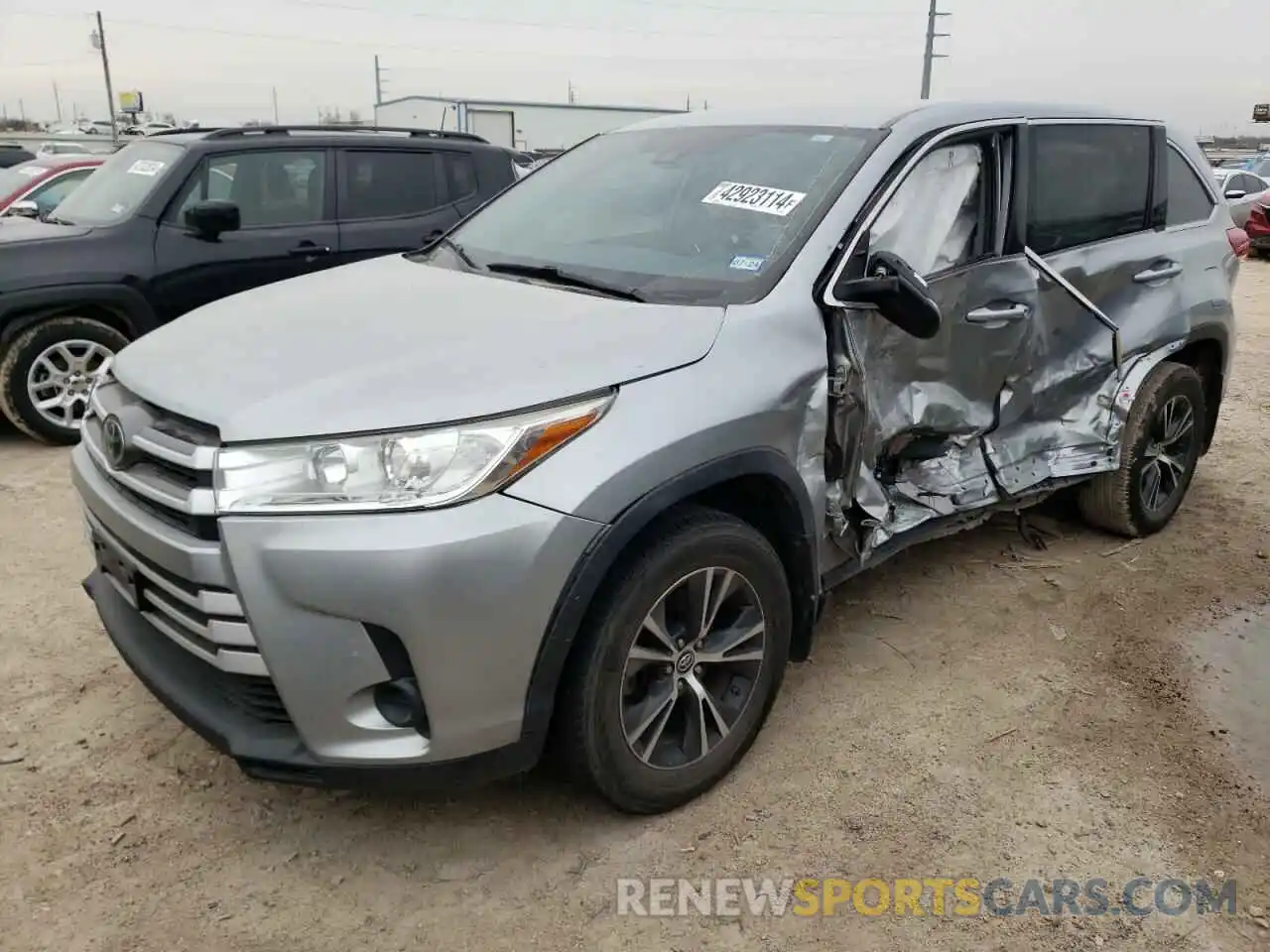 1 Photograph of a damaged car 5TDZARFH6KS053422 TOYOTA HIGHLANDER 2019