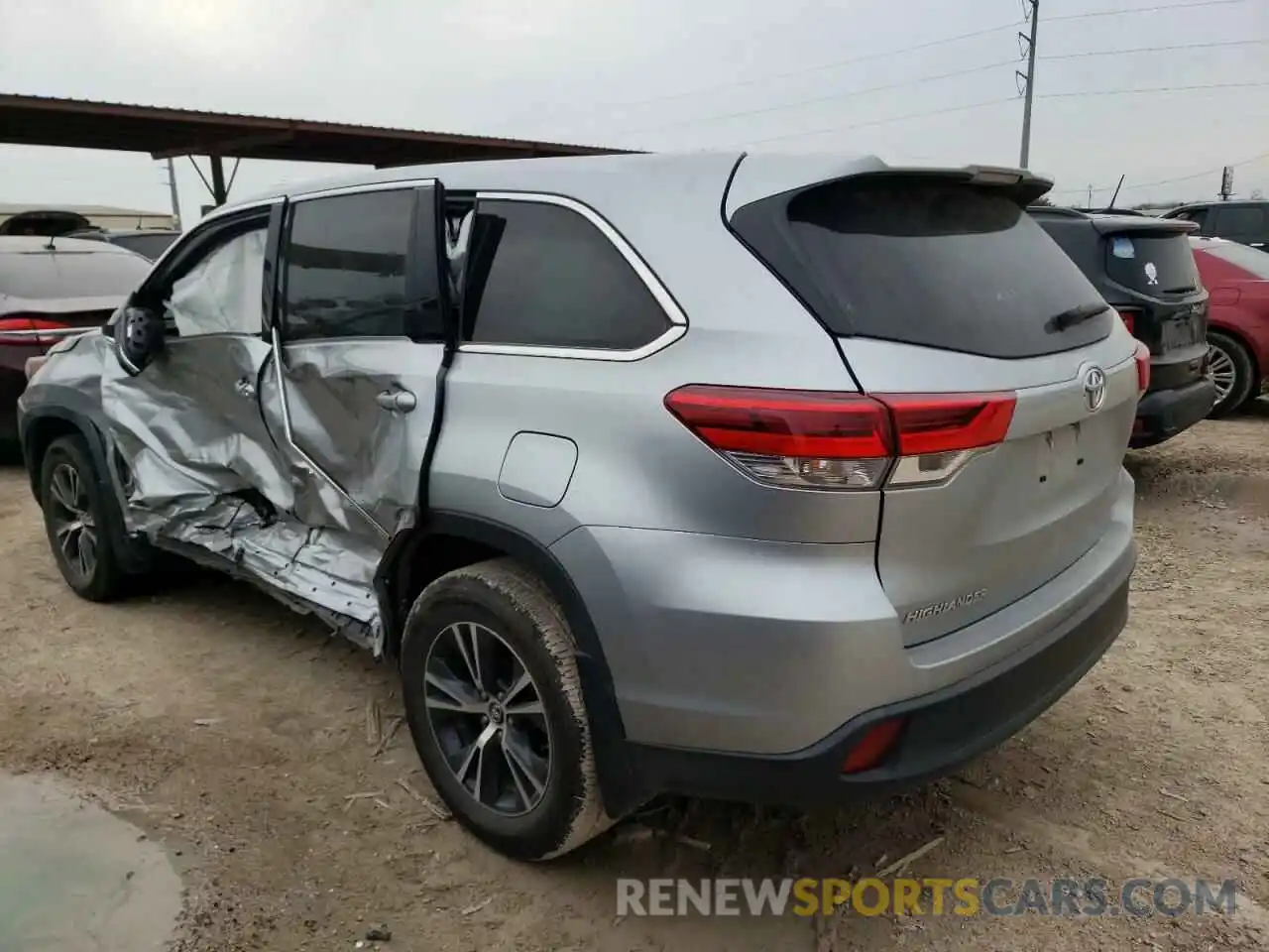 2 Photograph of a damaged car 5TDZARFH6KS053422 TOYOTA HIGHLANDER 2019