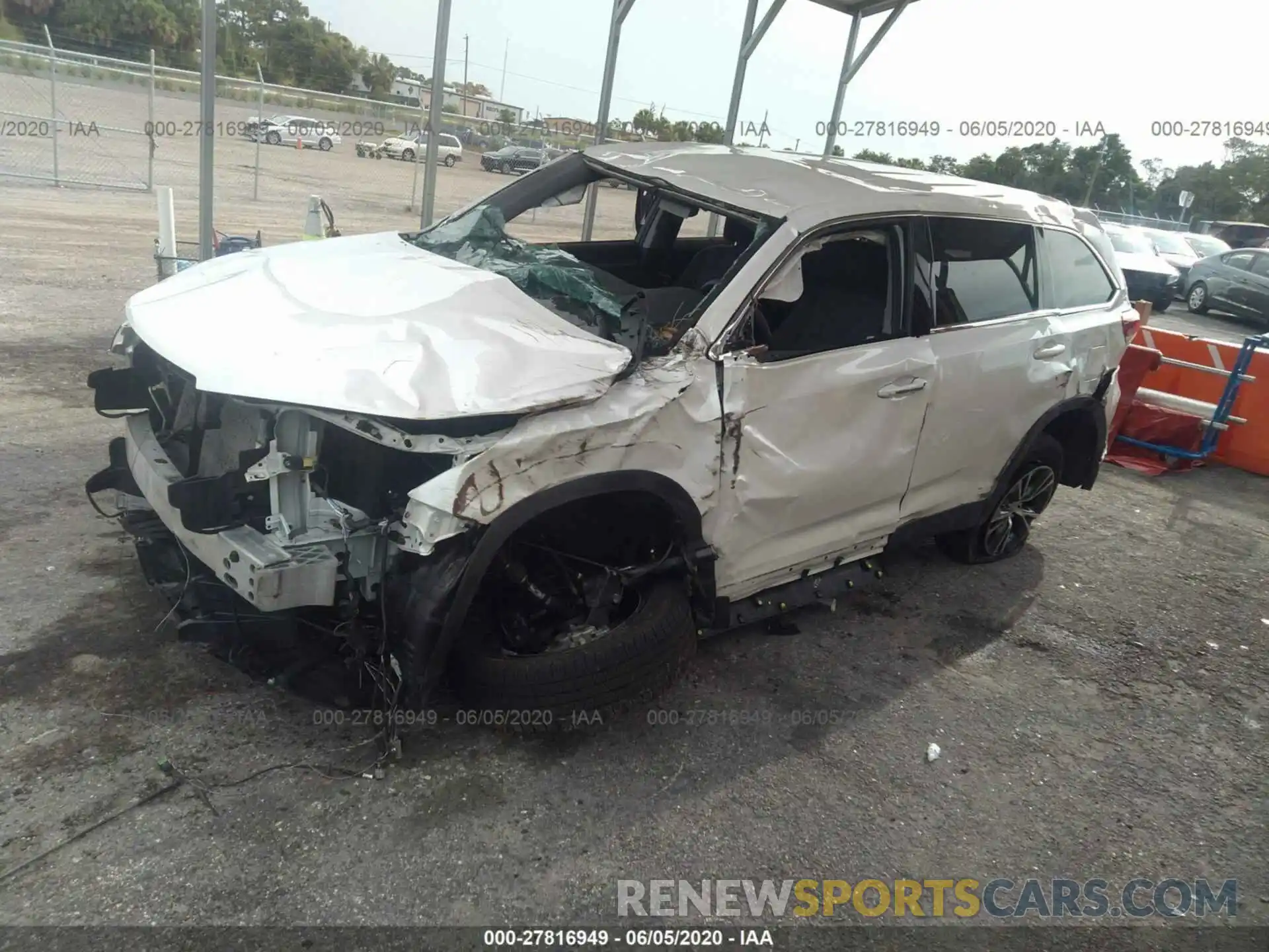 2 Photograph of a damaged car 5TDZARFH6KS053548 TOYOTA HIGHLANDER 2019