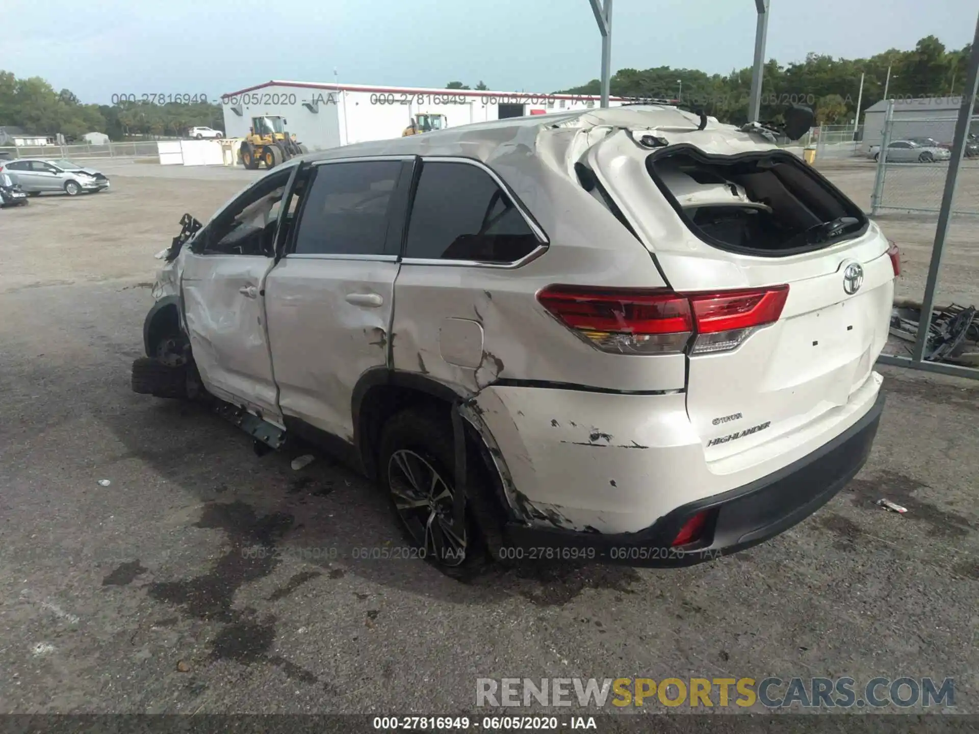 3 Photograph of a damaged car 5TDZARFH6KS053548 TOYOTA HIGHLANDER 2019