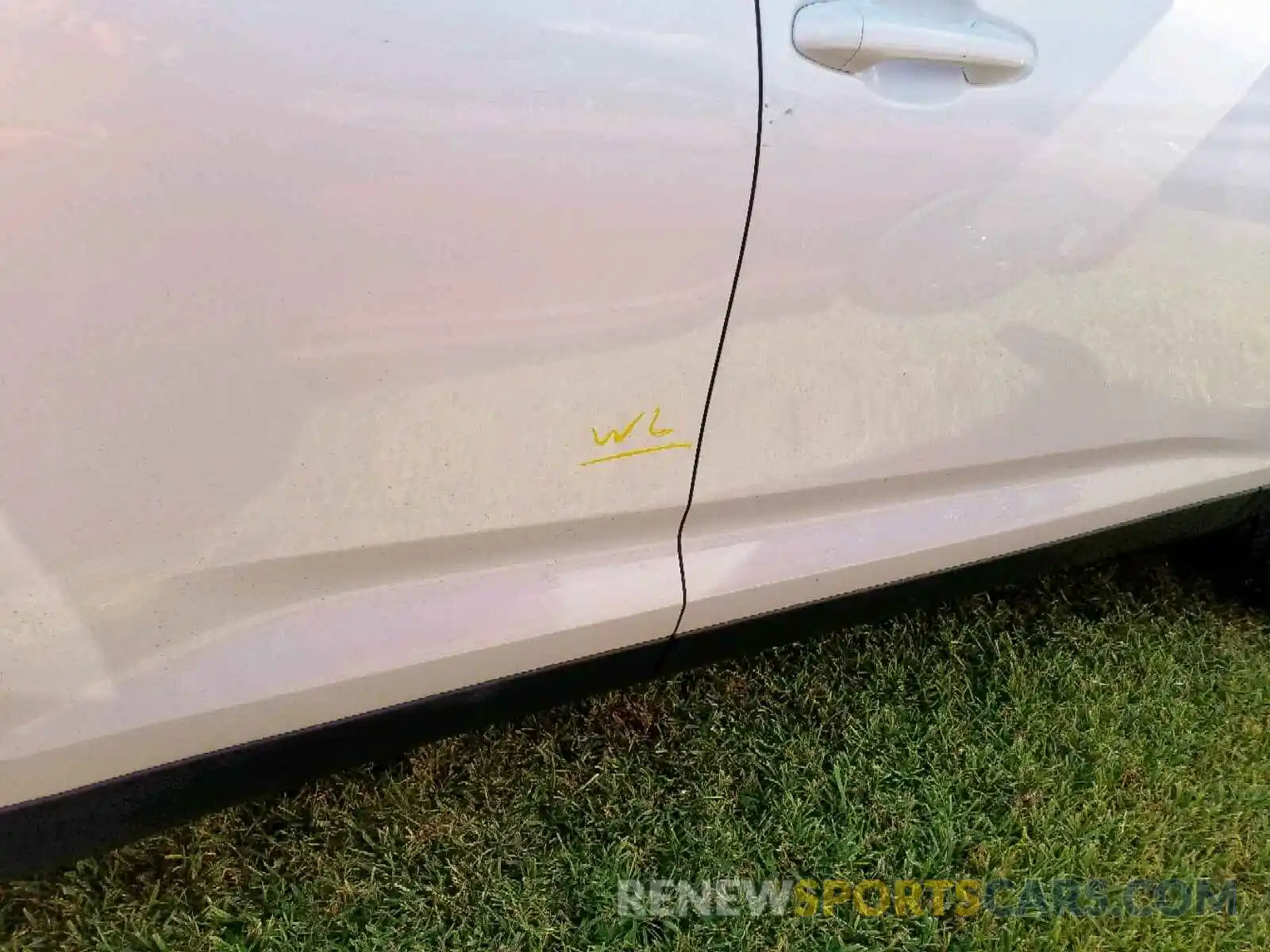 9 Photograph of a damaged car 5TDZARFH6KS054070 TOYOTA HIGHLANDER 2019