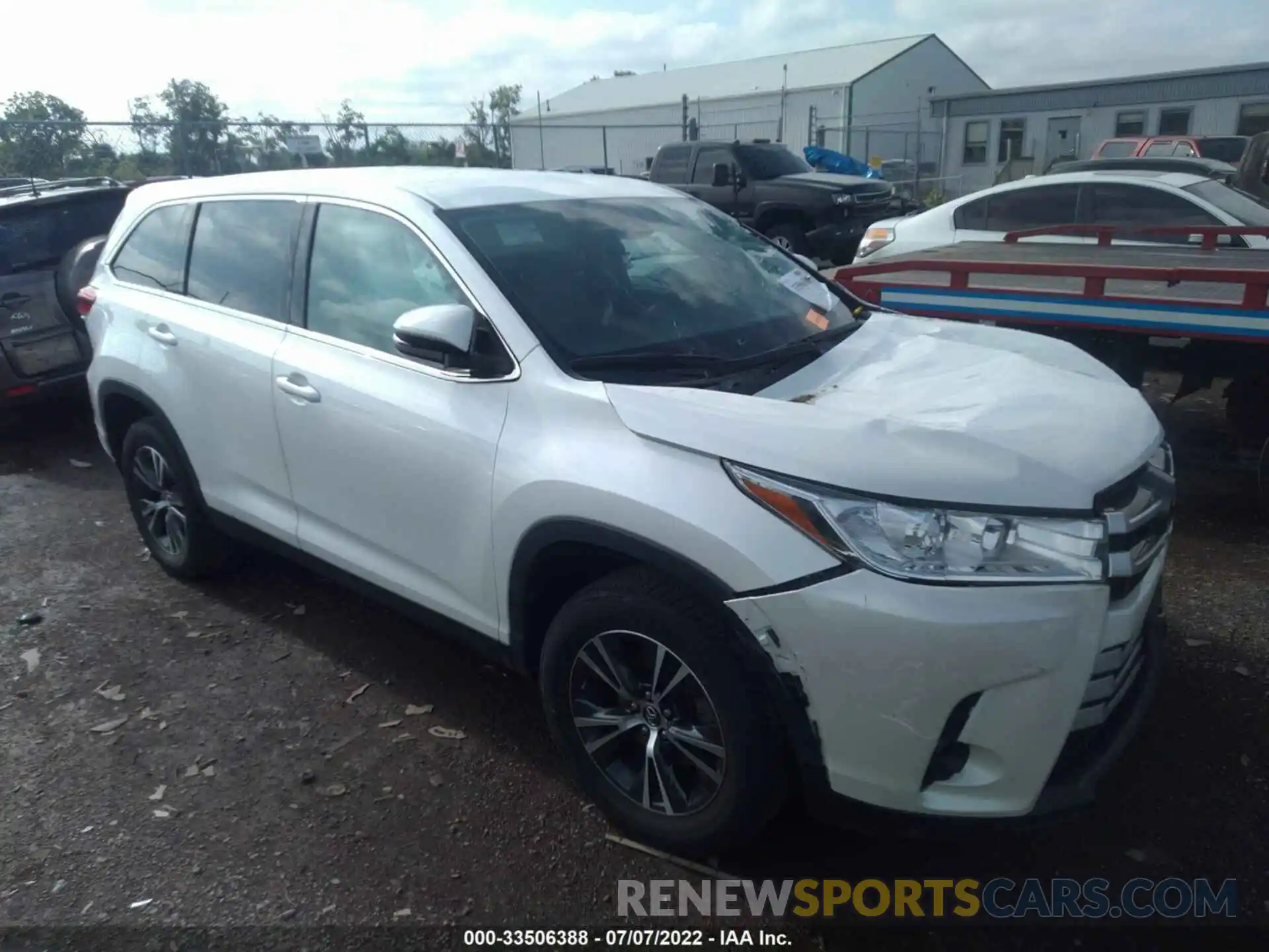 1 Photograph of a damaged car 5TDZARFH6KS054361 TOYOTA HIGHLANDER 2019