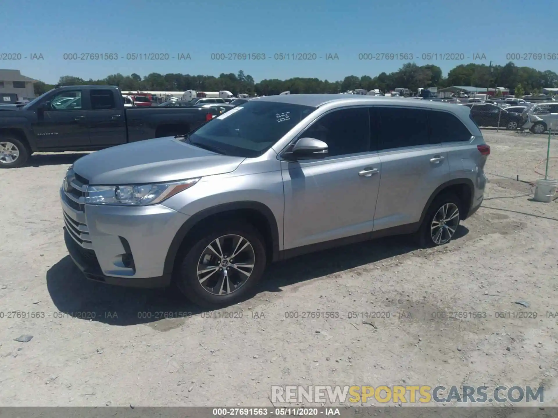 2 Photograph of a damaged car 5TDZARFH6KS058085 TOYOTA HIGHLANDER 2019