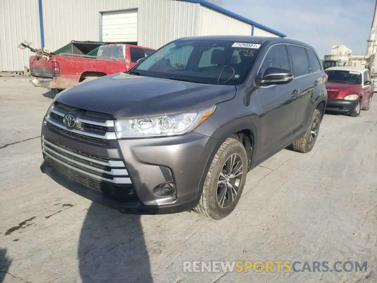 2 Photograph of a damaged car 5TDZARFH6KS058166 TOYOTA HIGHLANDER 2019