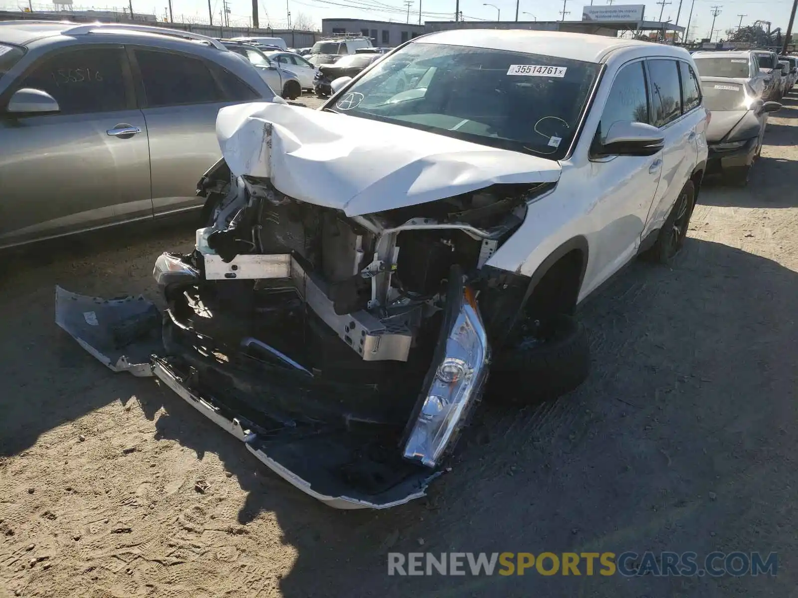 2 Photograph of a damaged car 5TDZARFH6KS058295 TOYOTA HIGHLANDER 2019