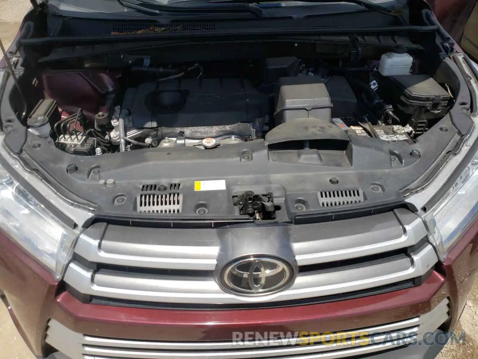 7 Photograph of a damaged car 5TDZARFH6KS059107 TOYOTA HIGHLANDER 2019